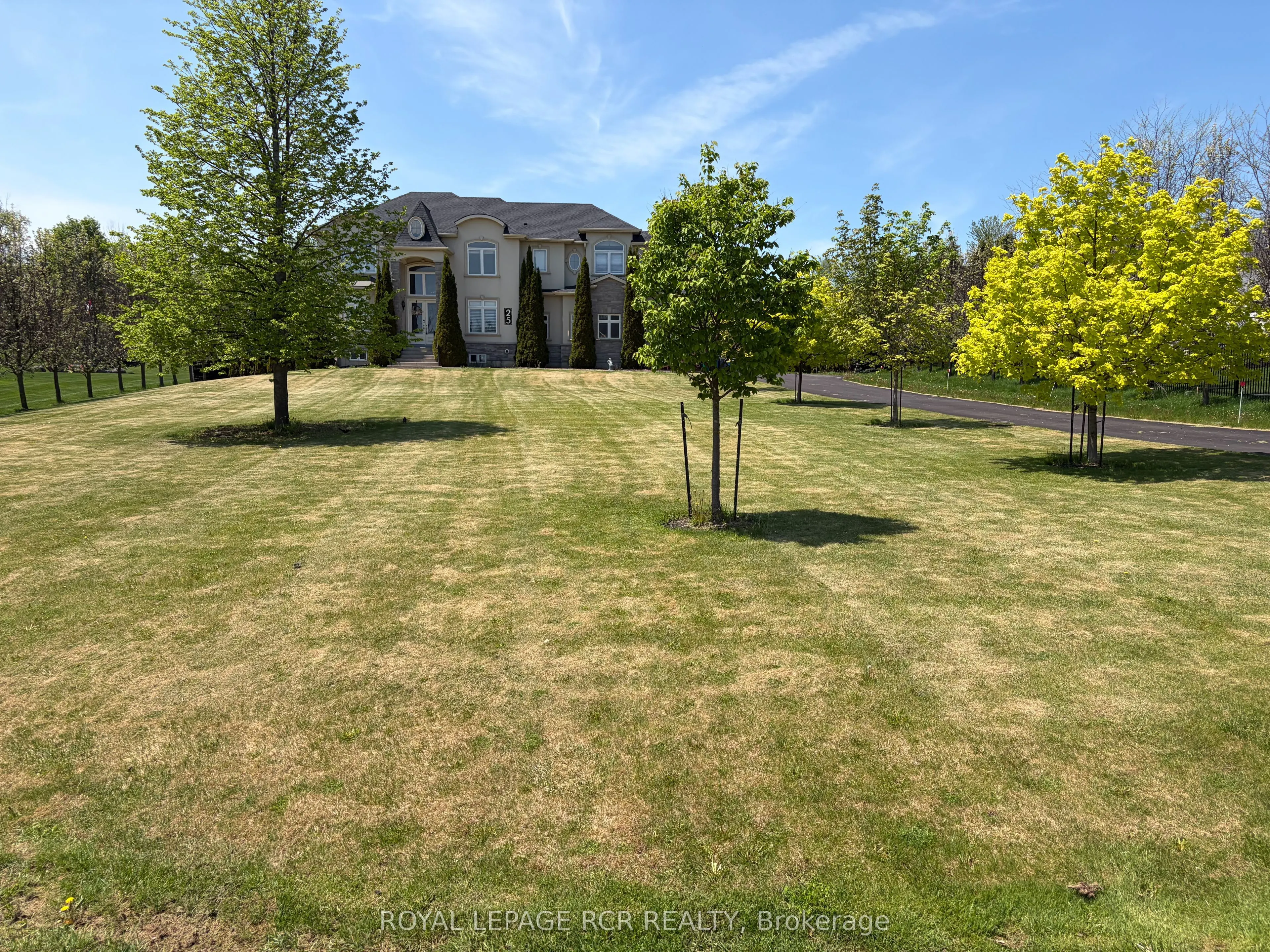 25 Brookhaven Crescent