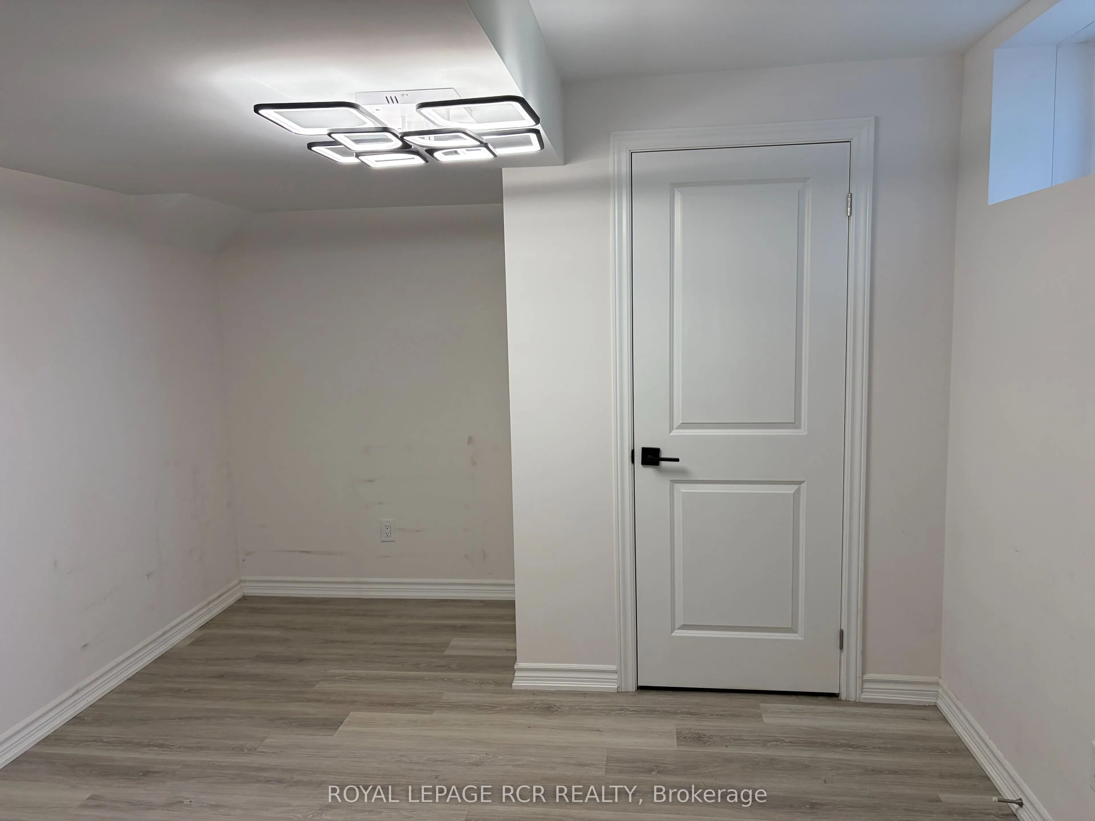 25 Brookhaven Crescent