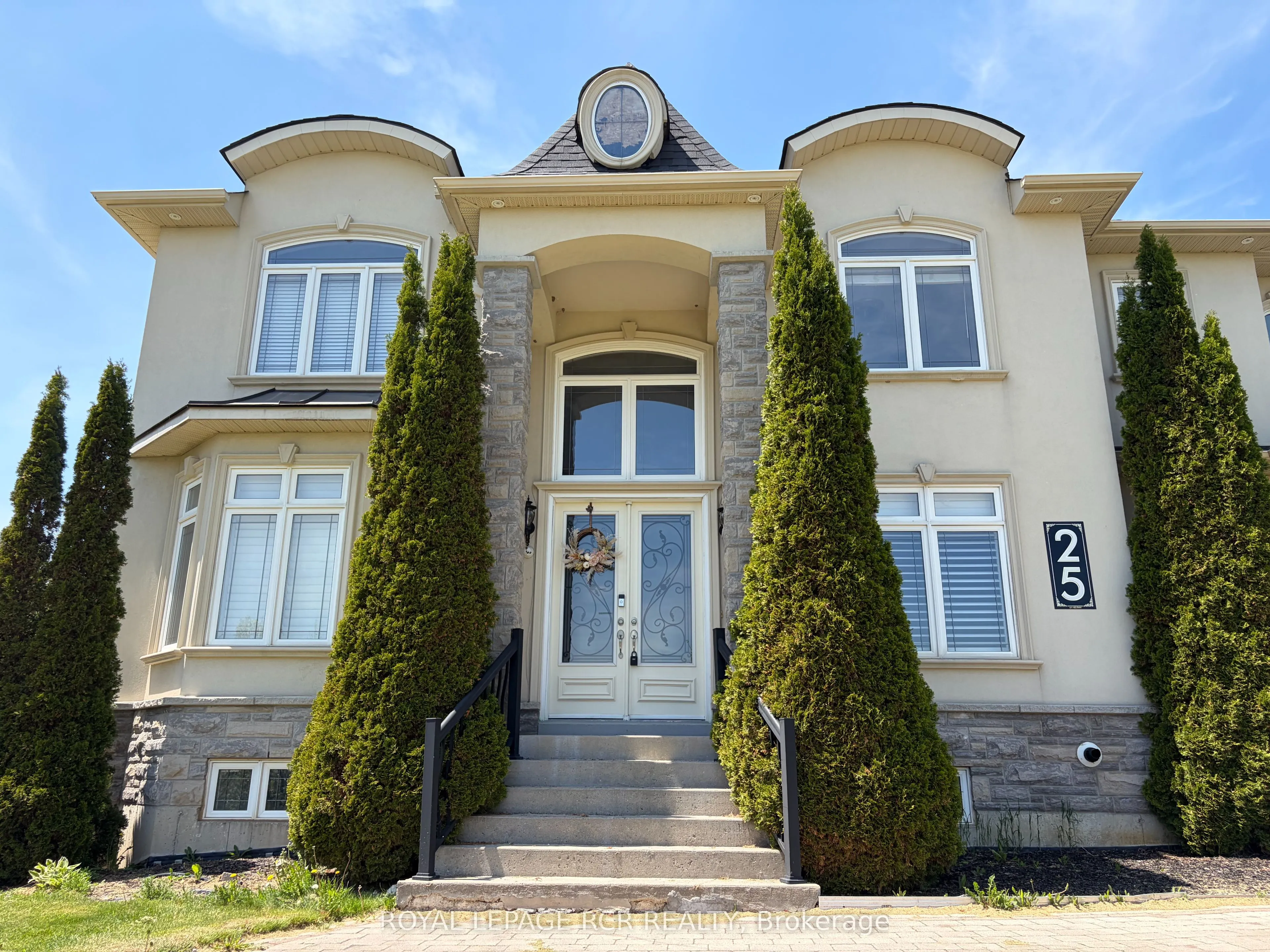 25 Brookhaven Crescent