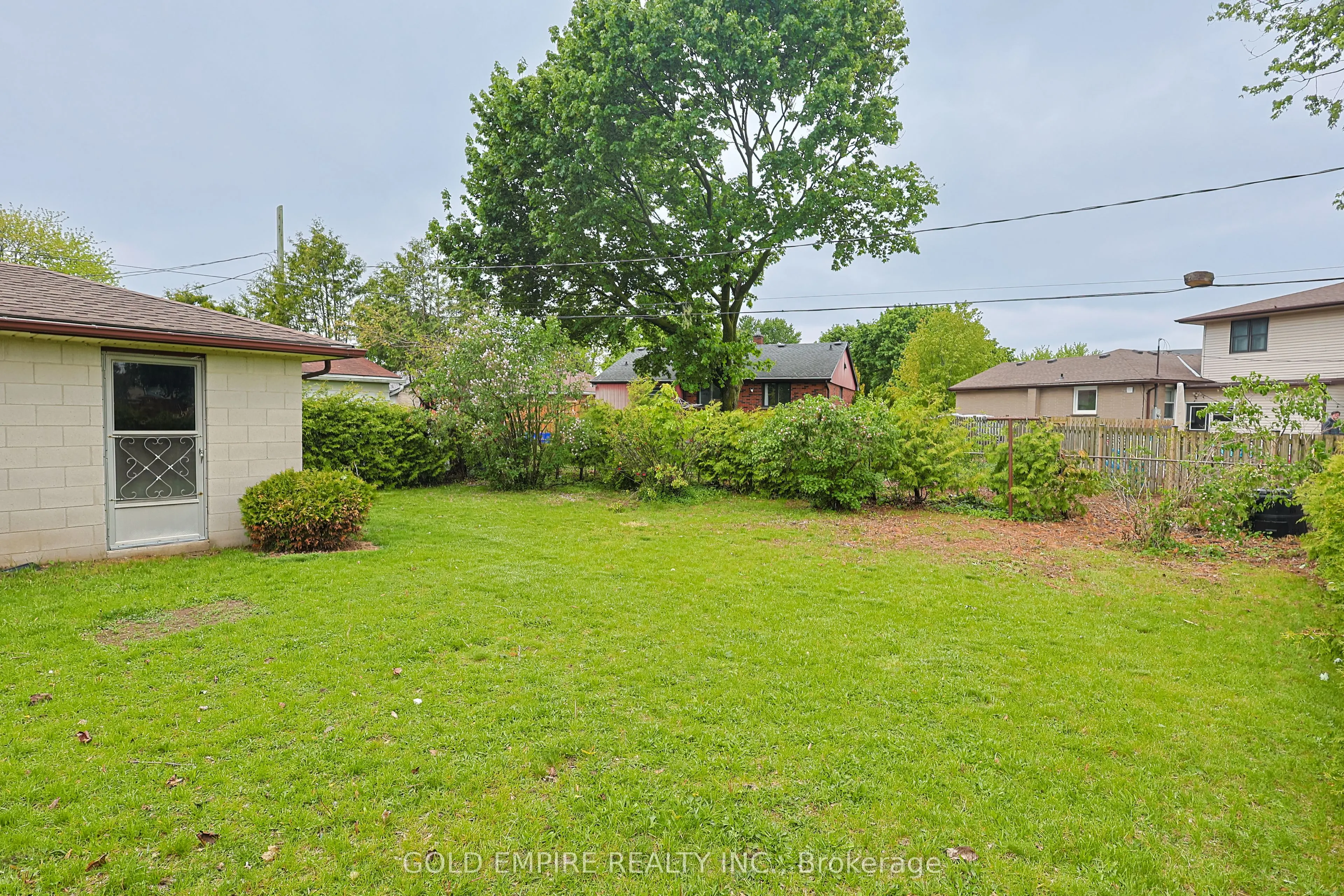 54 Tweedsmuir Avenue
