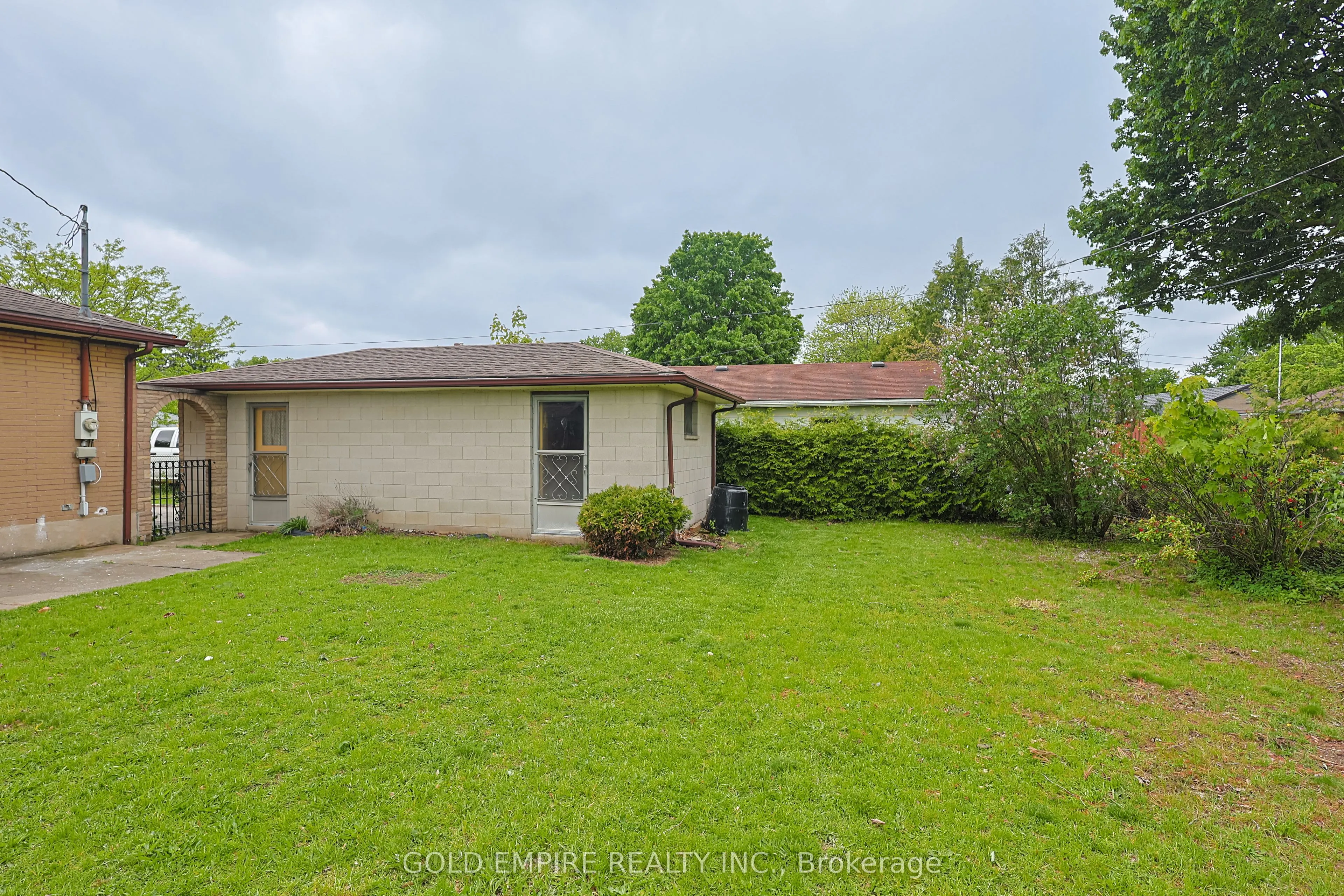 54 Tweedsmuir Avenue