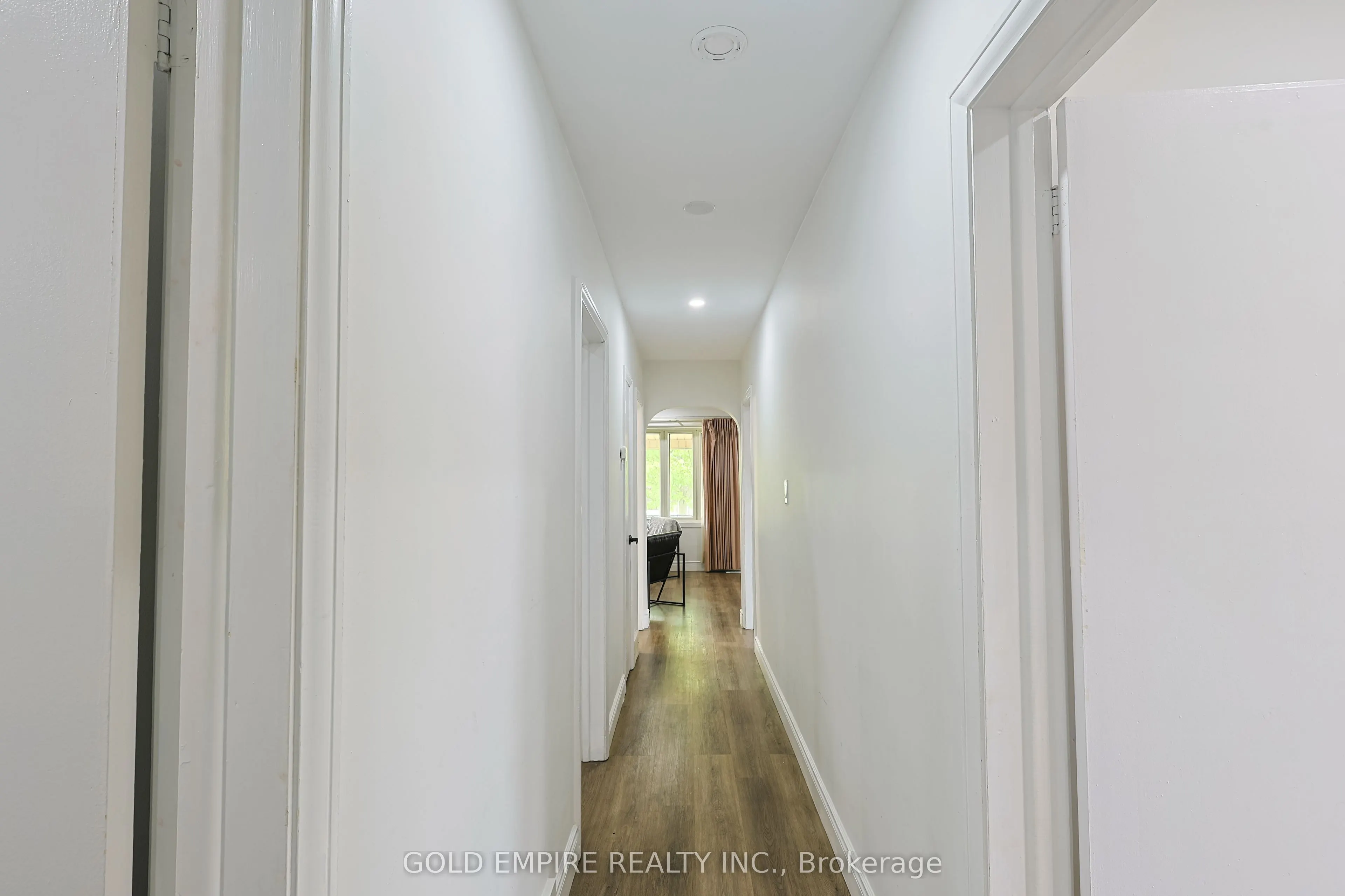 54 Tweedsmuir Avenue