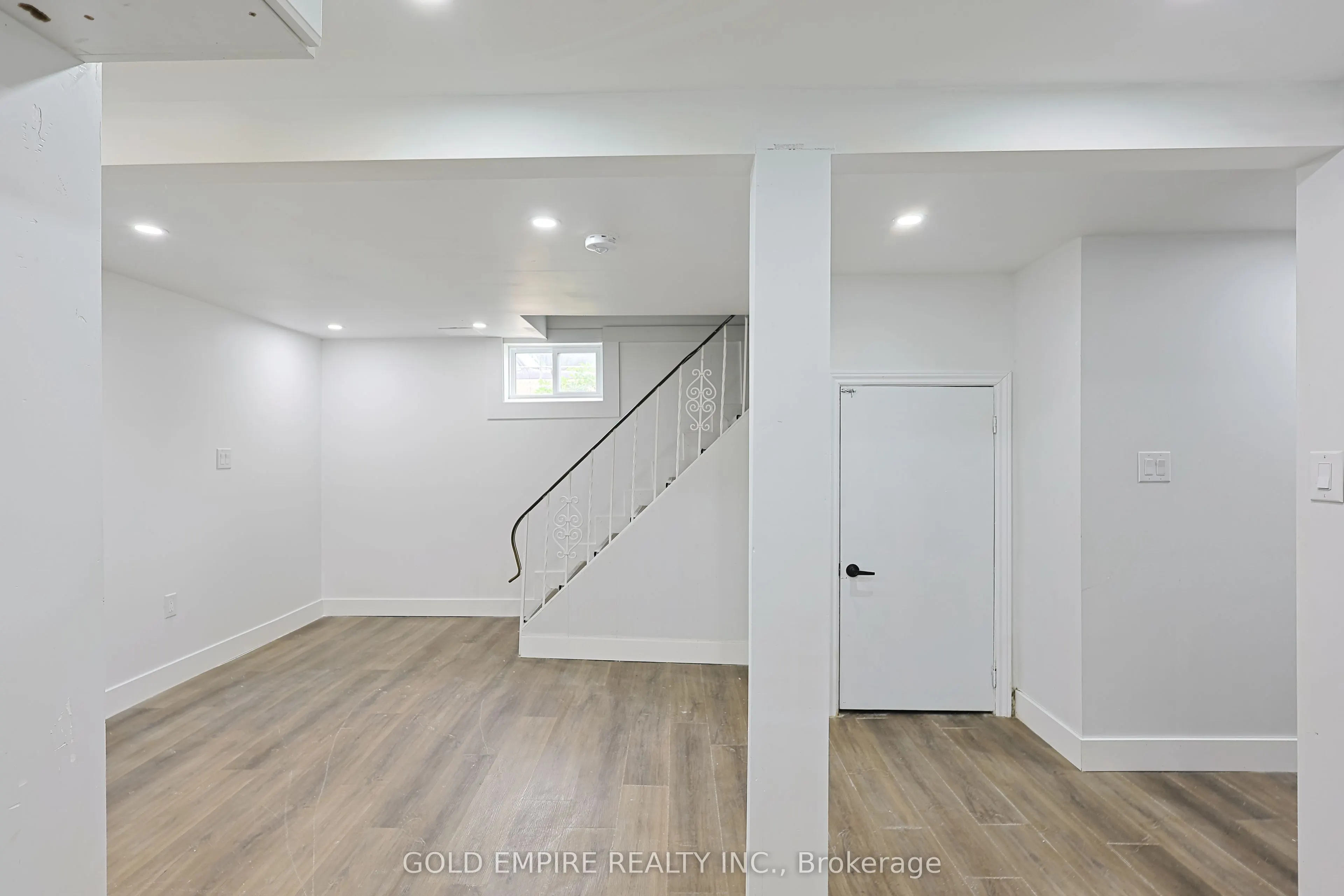 54 Tweedsmuir Avenue