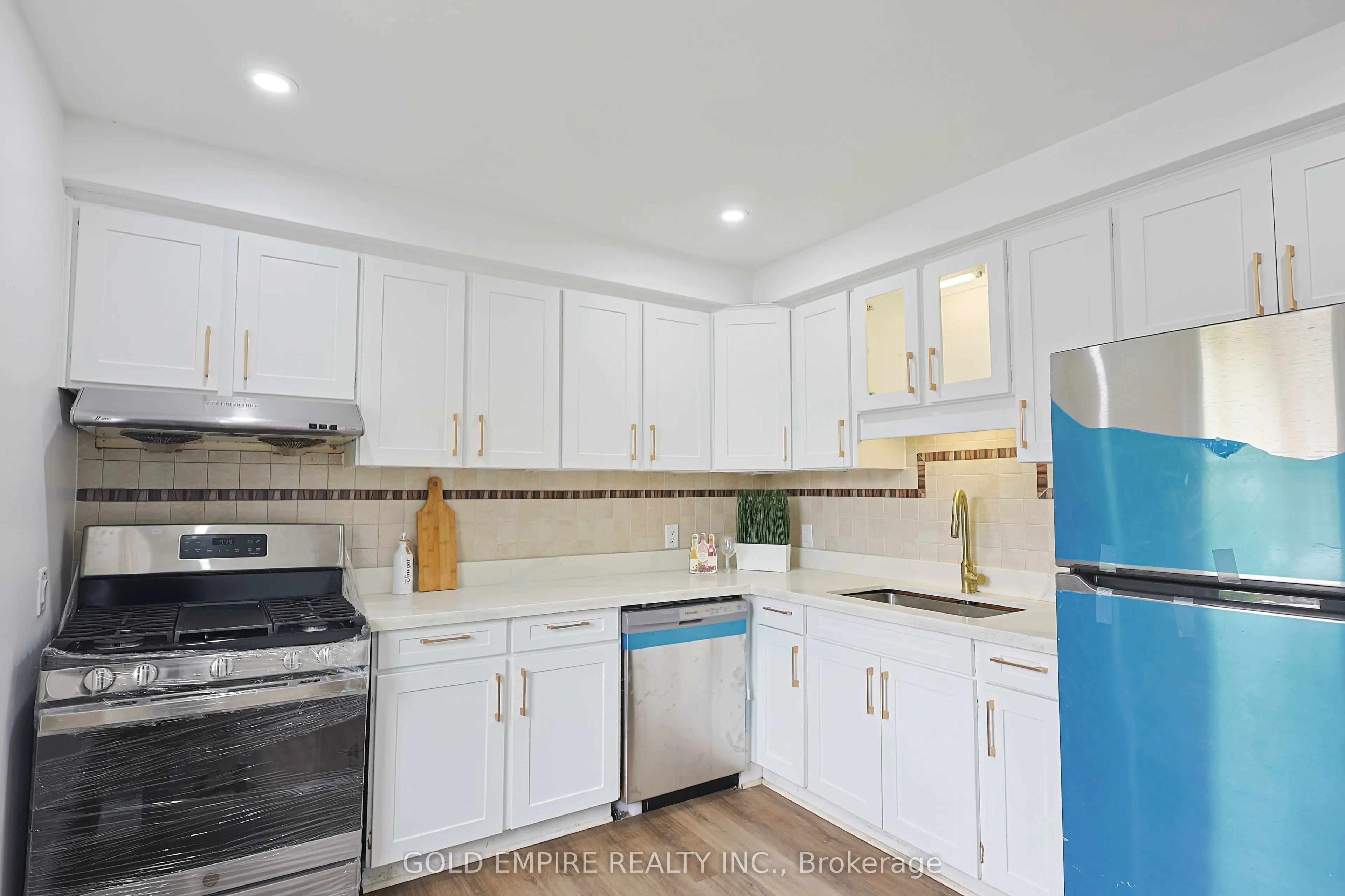 54 Tweedsmuir Avenue