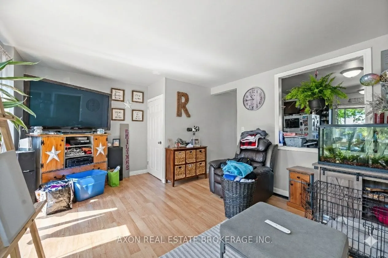 869 Oakview Avenue #9