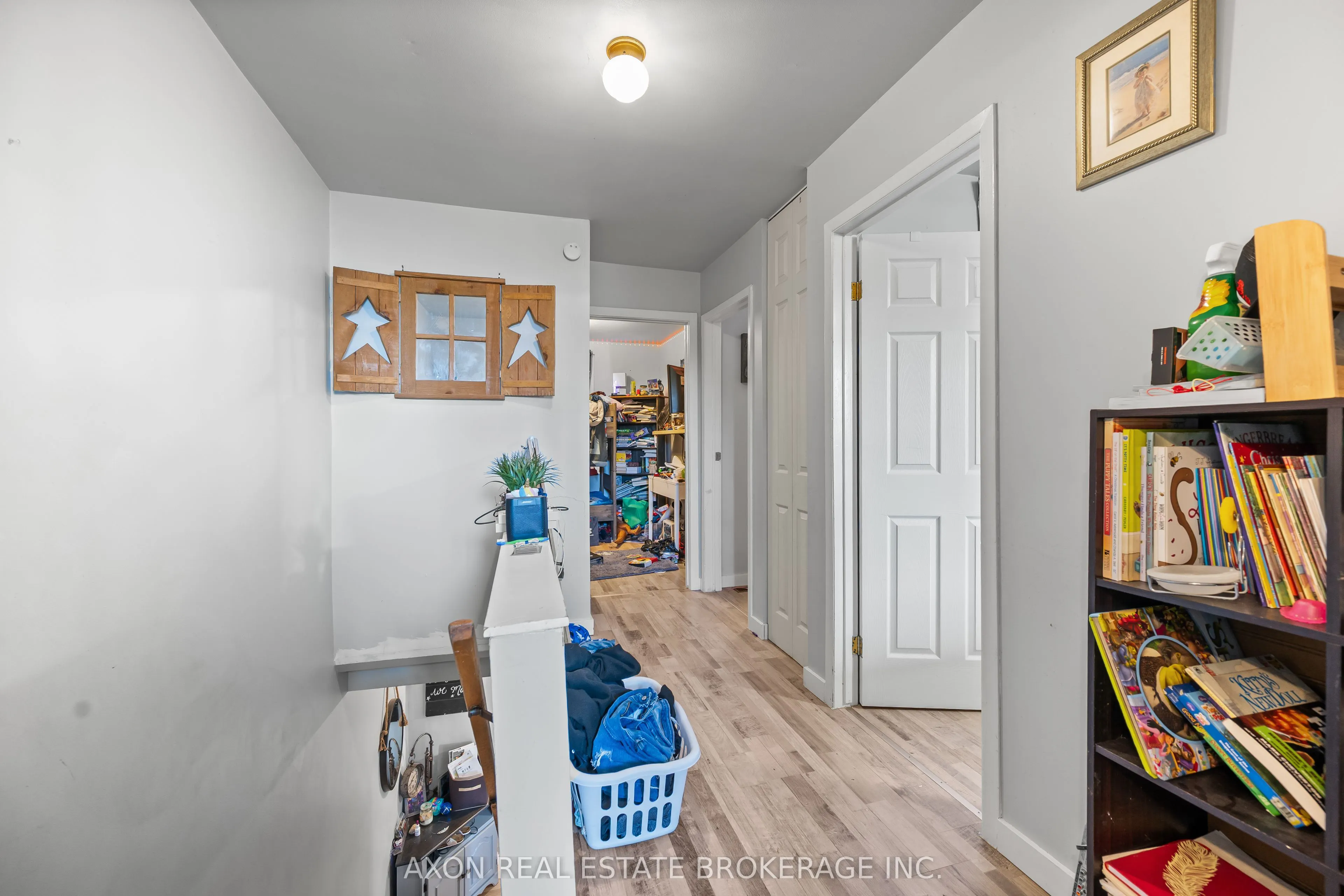 869 Oakview Avenue #9