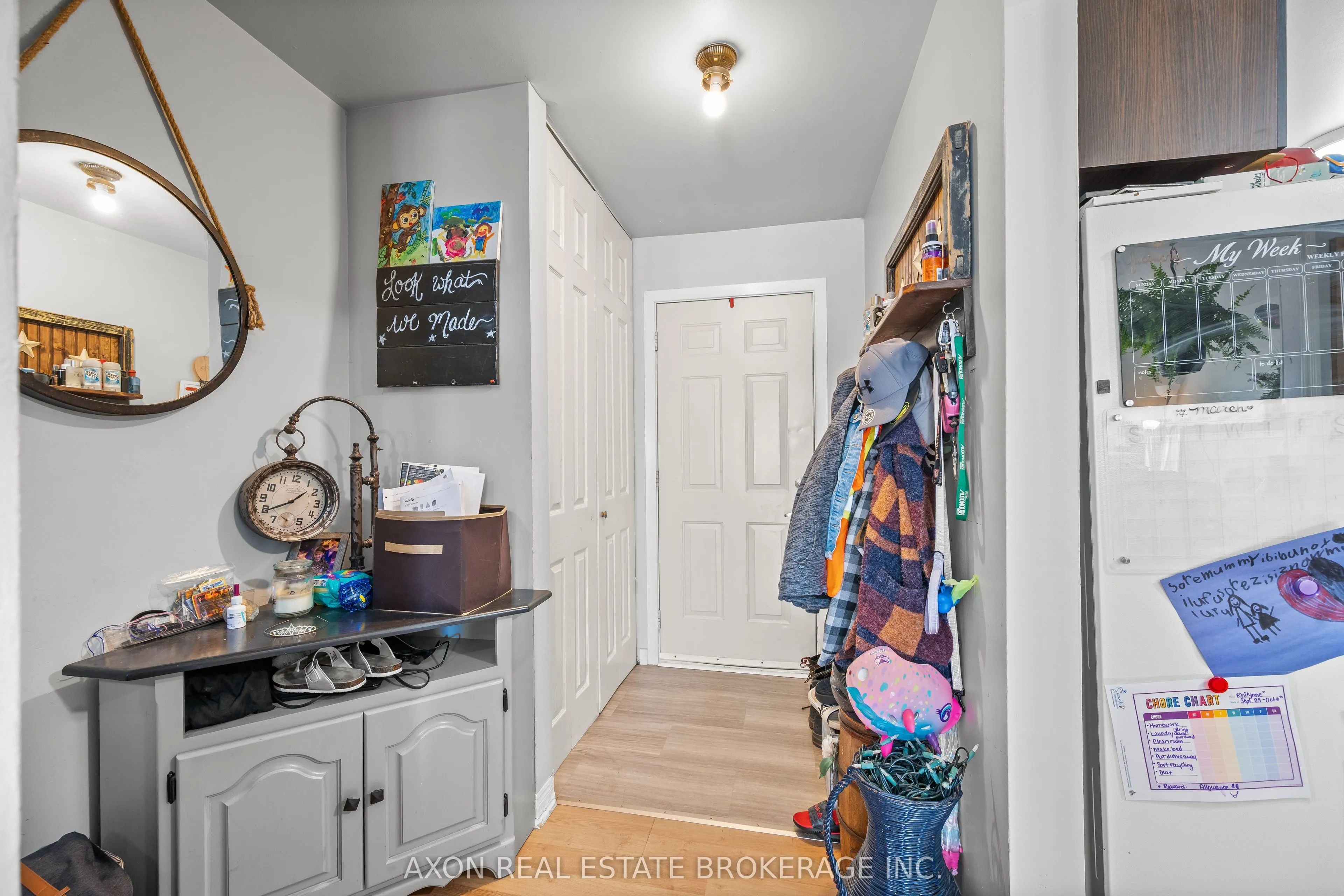 869 Oakview Avenue #9