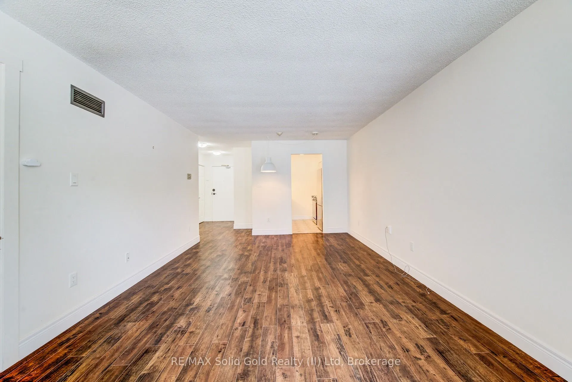 1414 King Street E #101