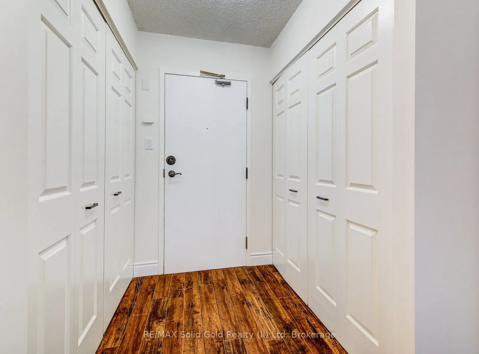 1414 King Street E #101