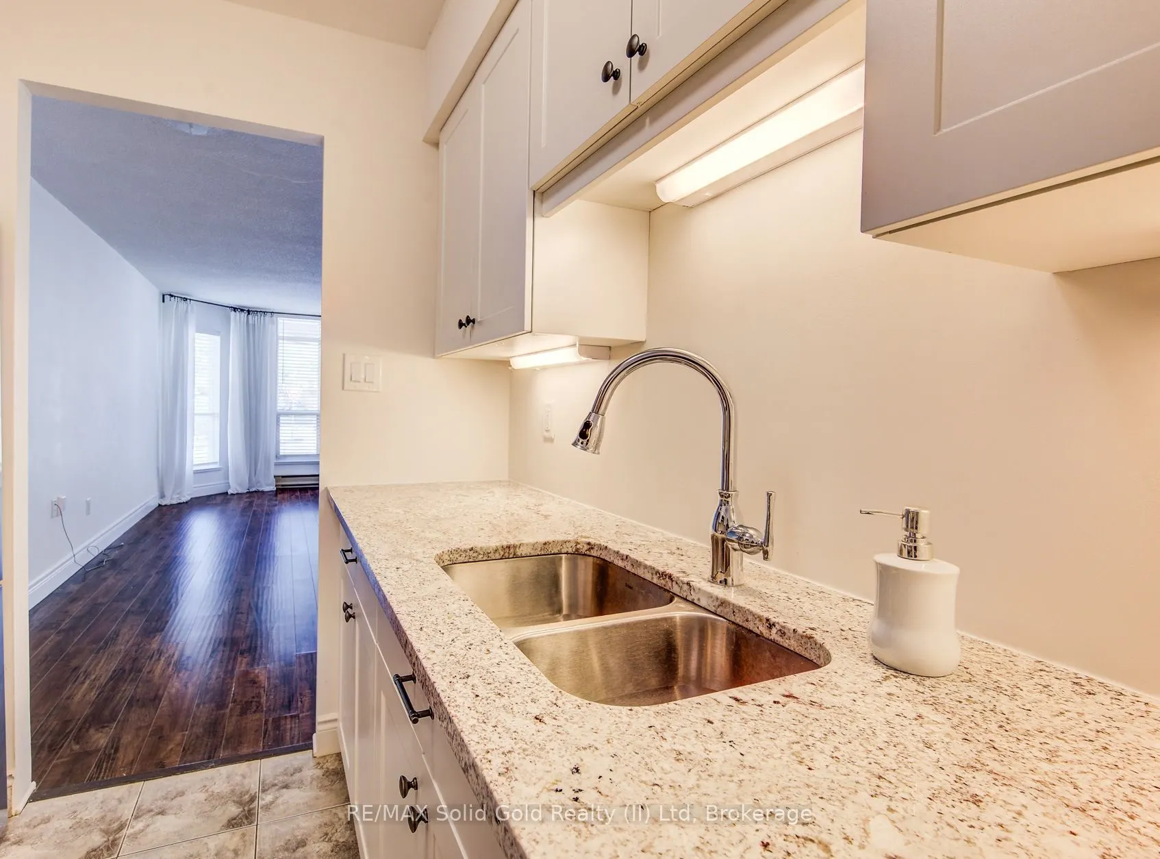 1414 King Street E #101