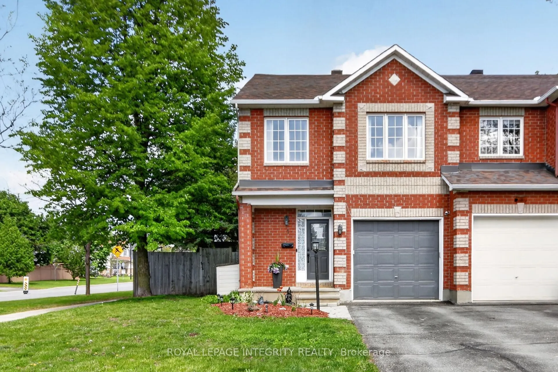 1 Chantilly Gate