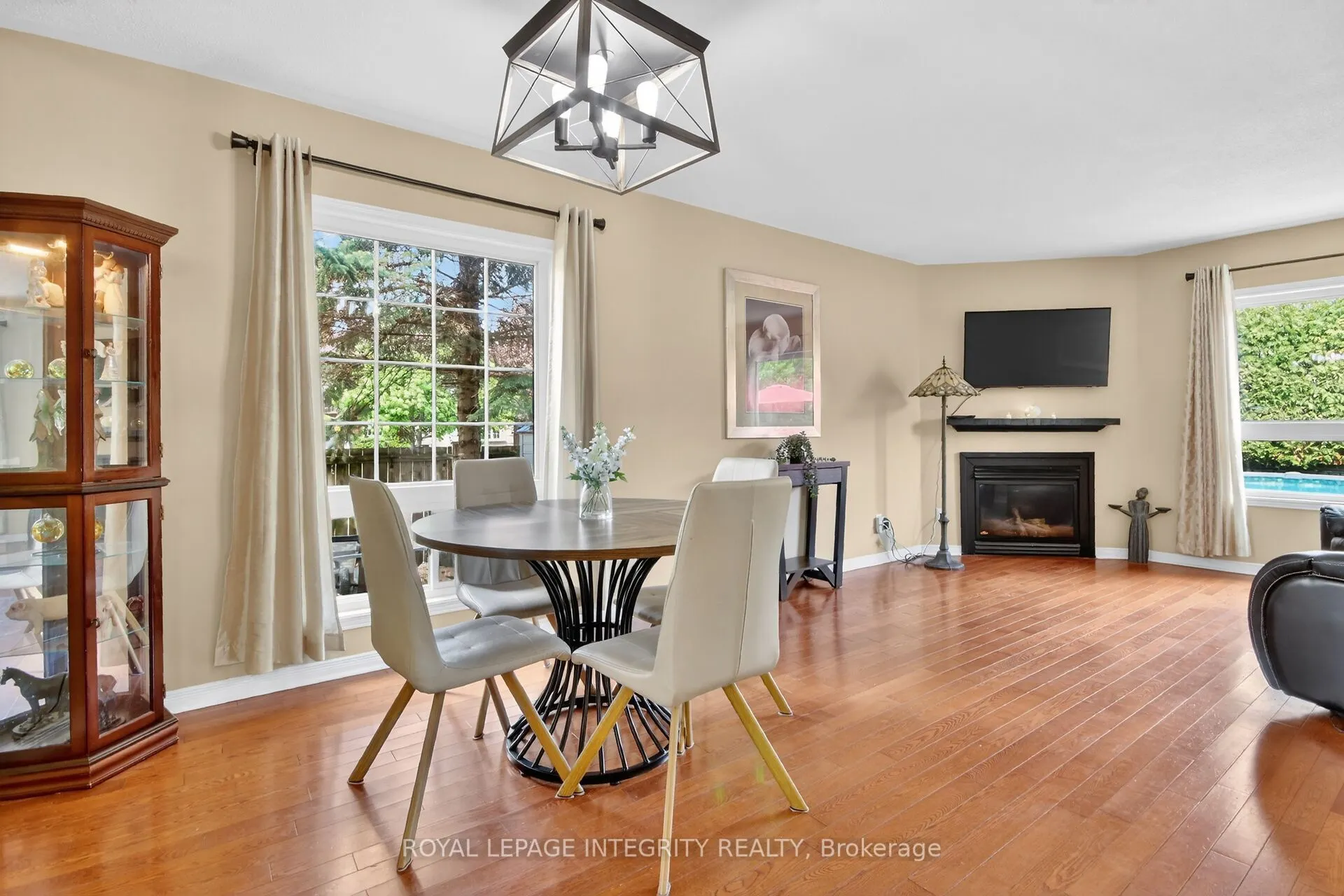 1 Chantilly Gate