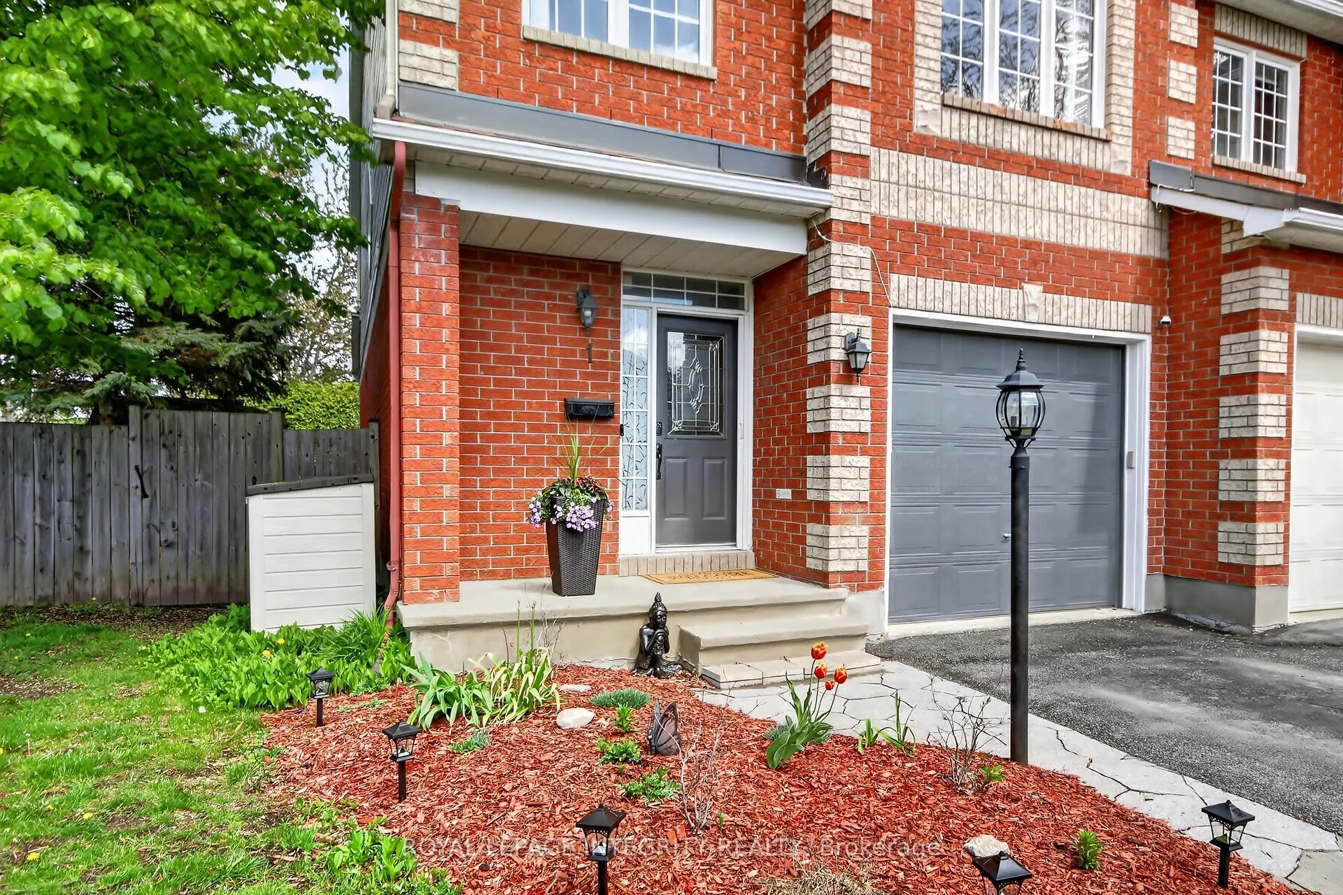 1 Chantilly Gate