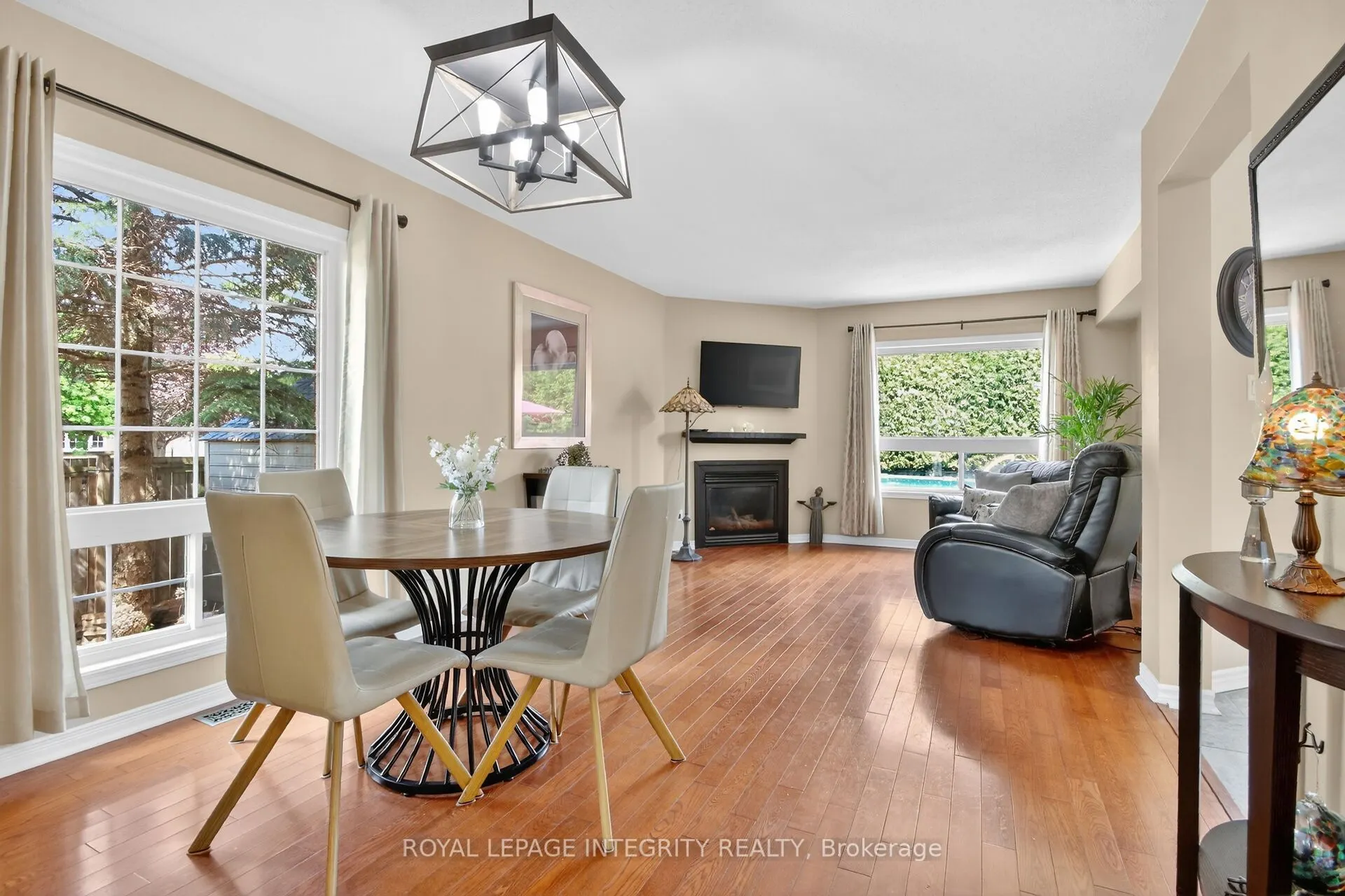 1 Chantilly Gate