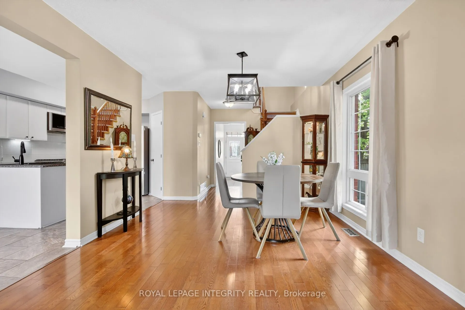1 Chantilly Gate