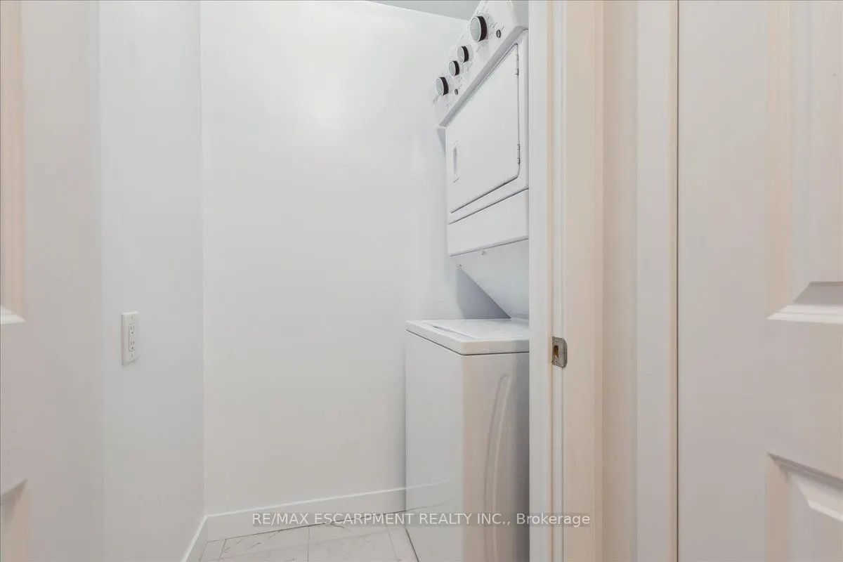 450 Dundas Street E #1001