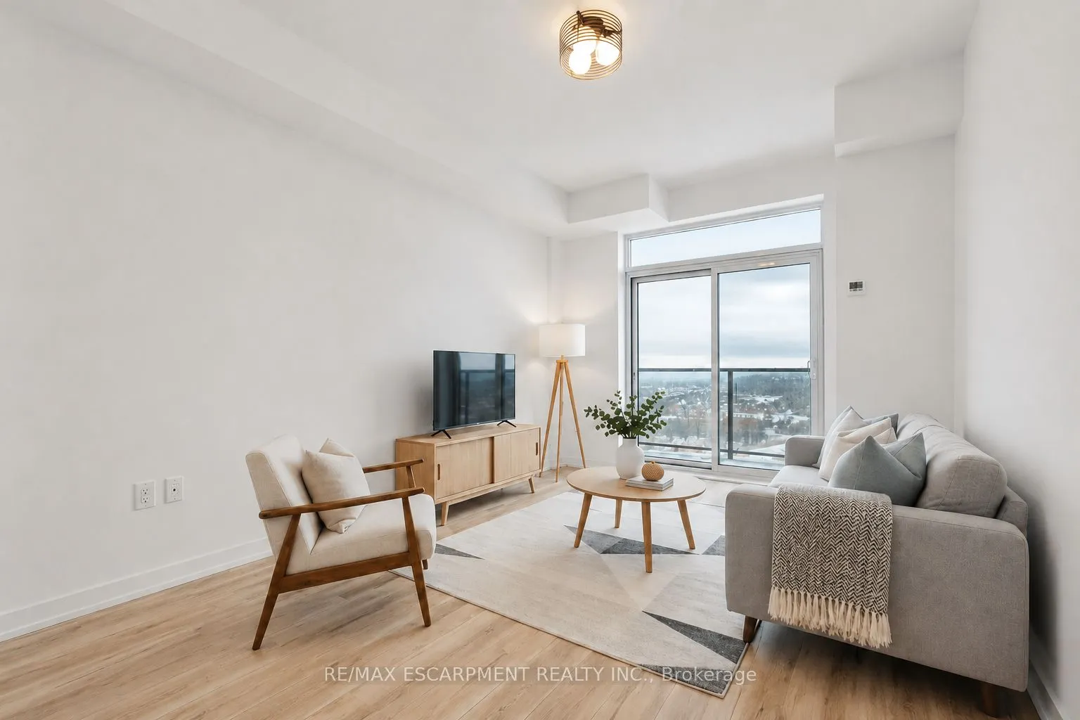 450 Dundas Street E #1001