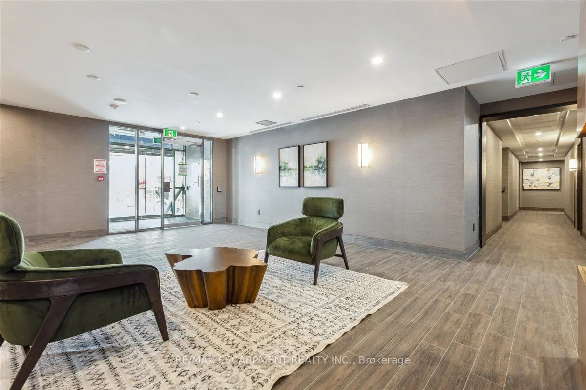 450 Dundas Street E #1001