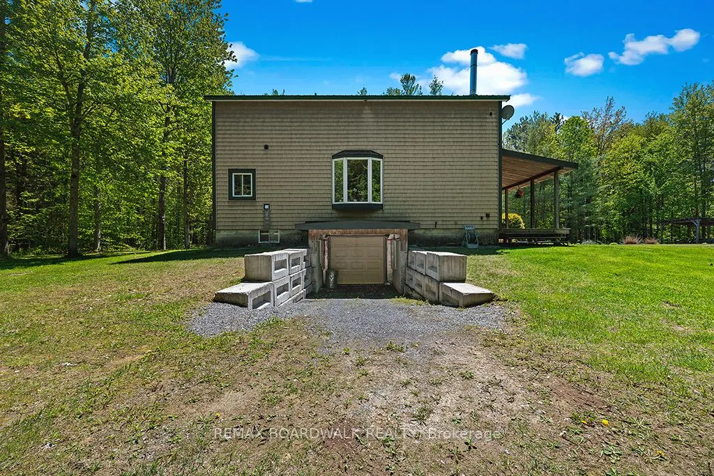 1439 Lacroix Road