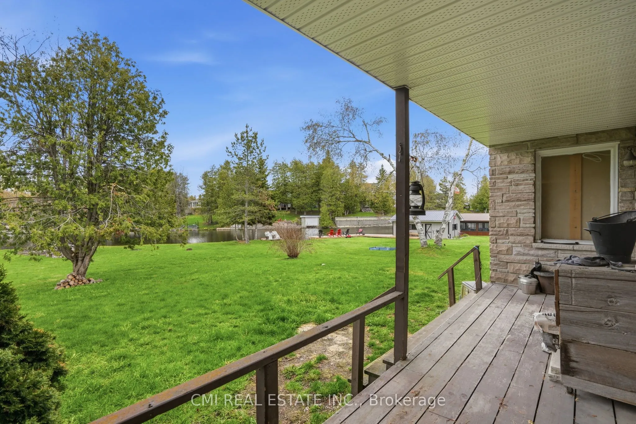 28 River Drive