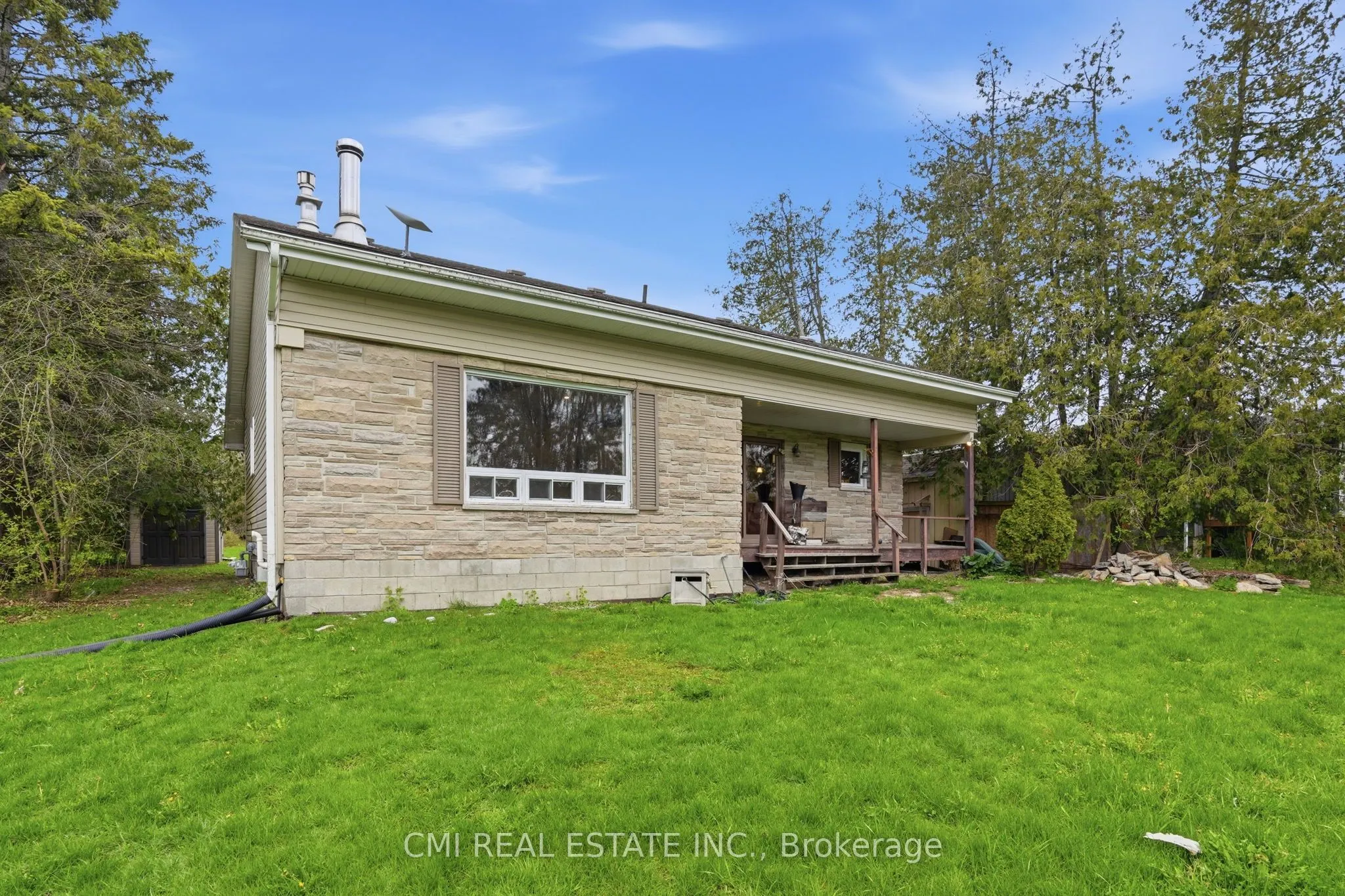 28 River Drive