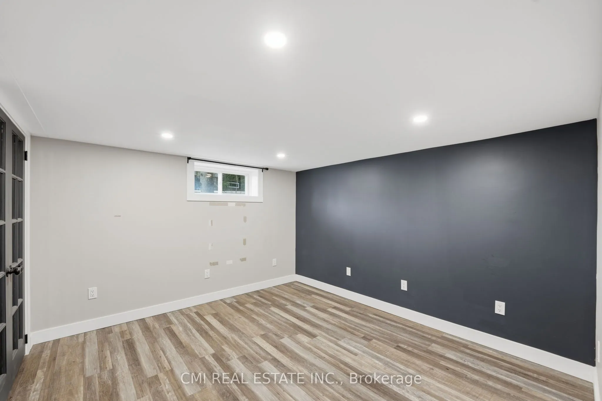 28 River Drive