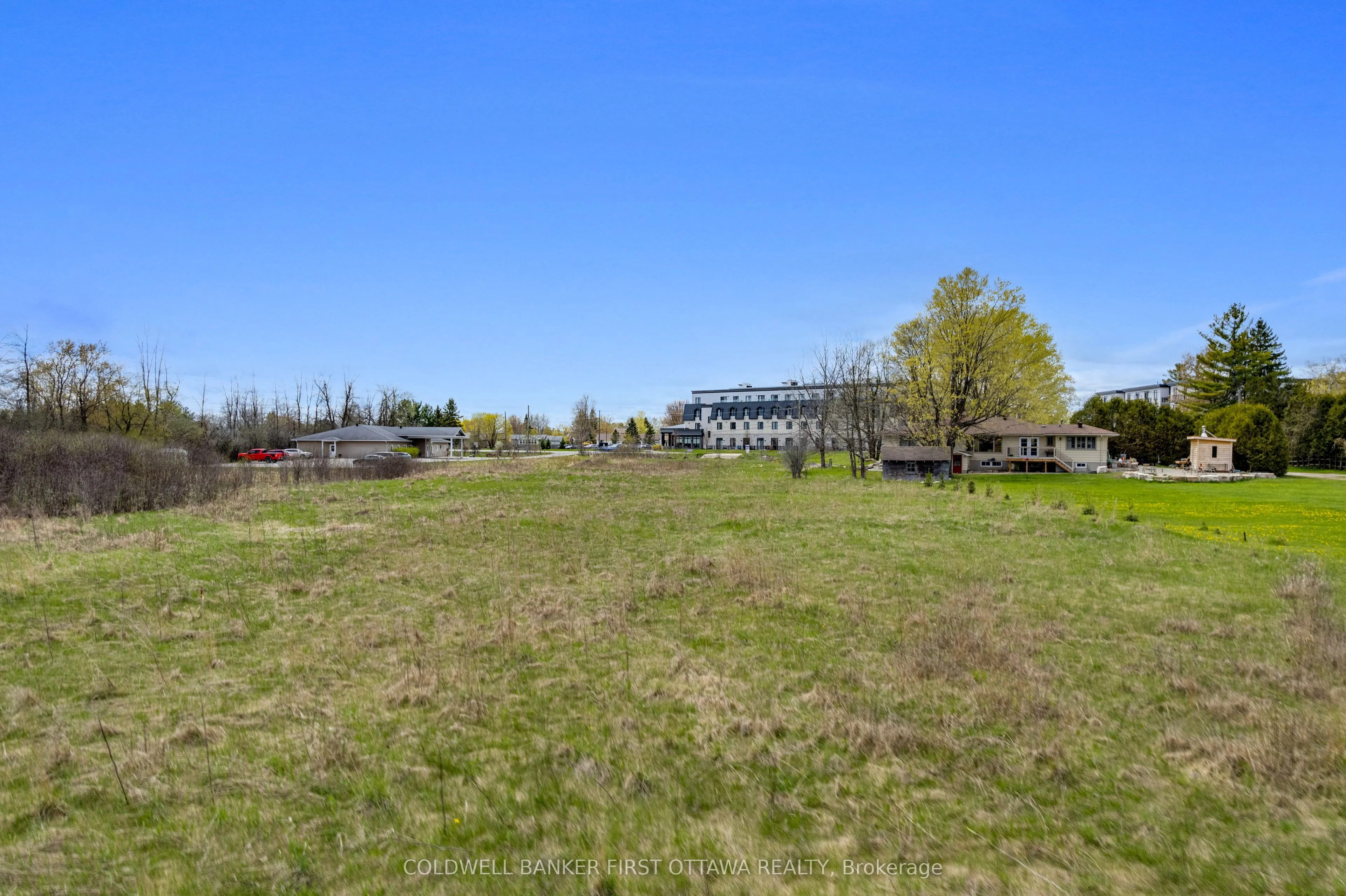 00 Rideau Ferry Road