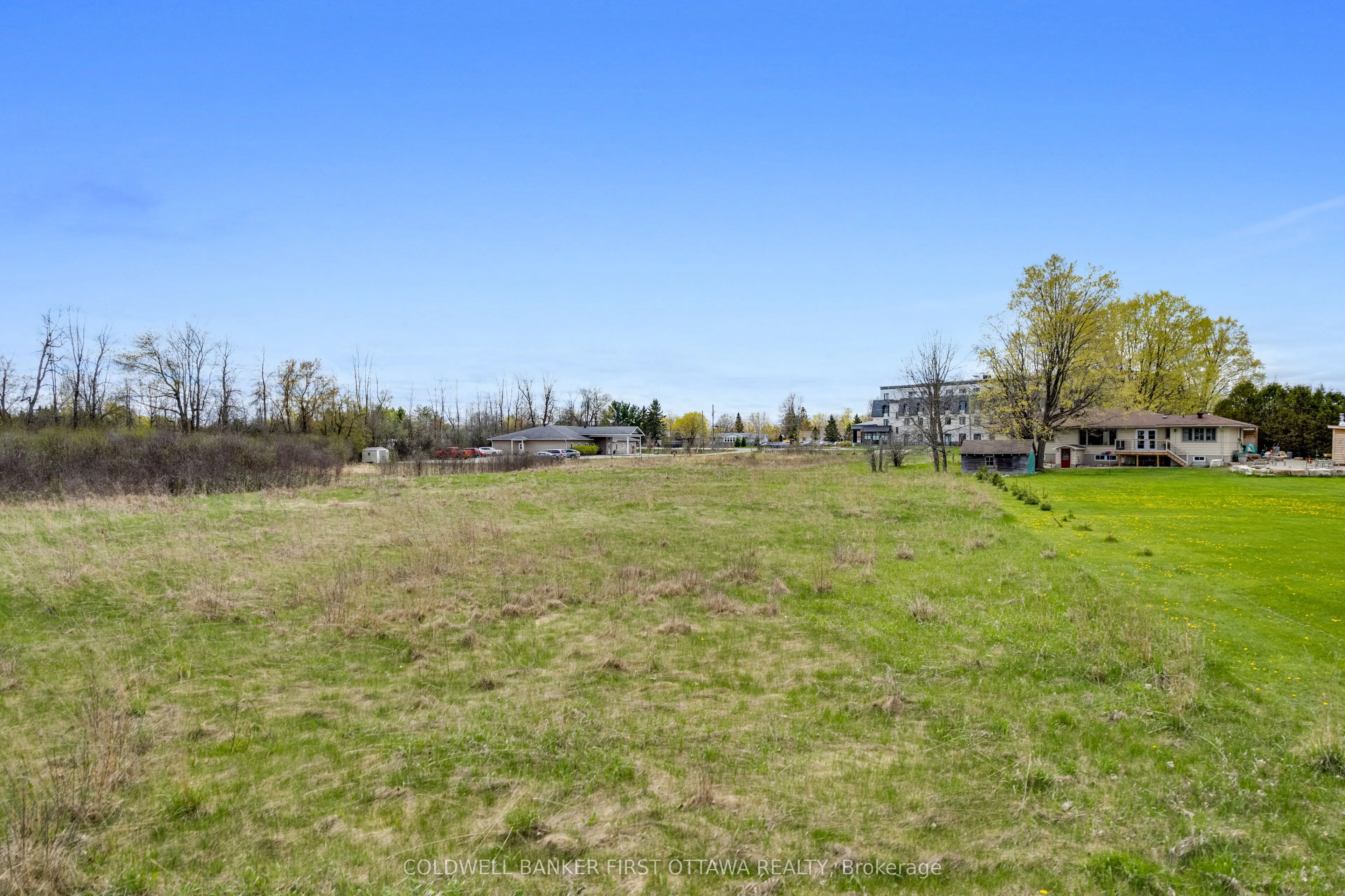 00 Rideau Ferry Road
