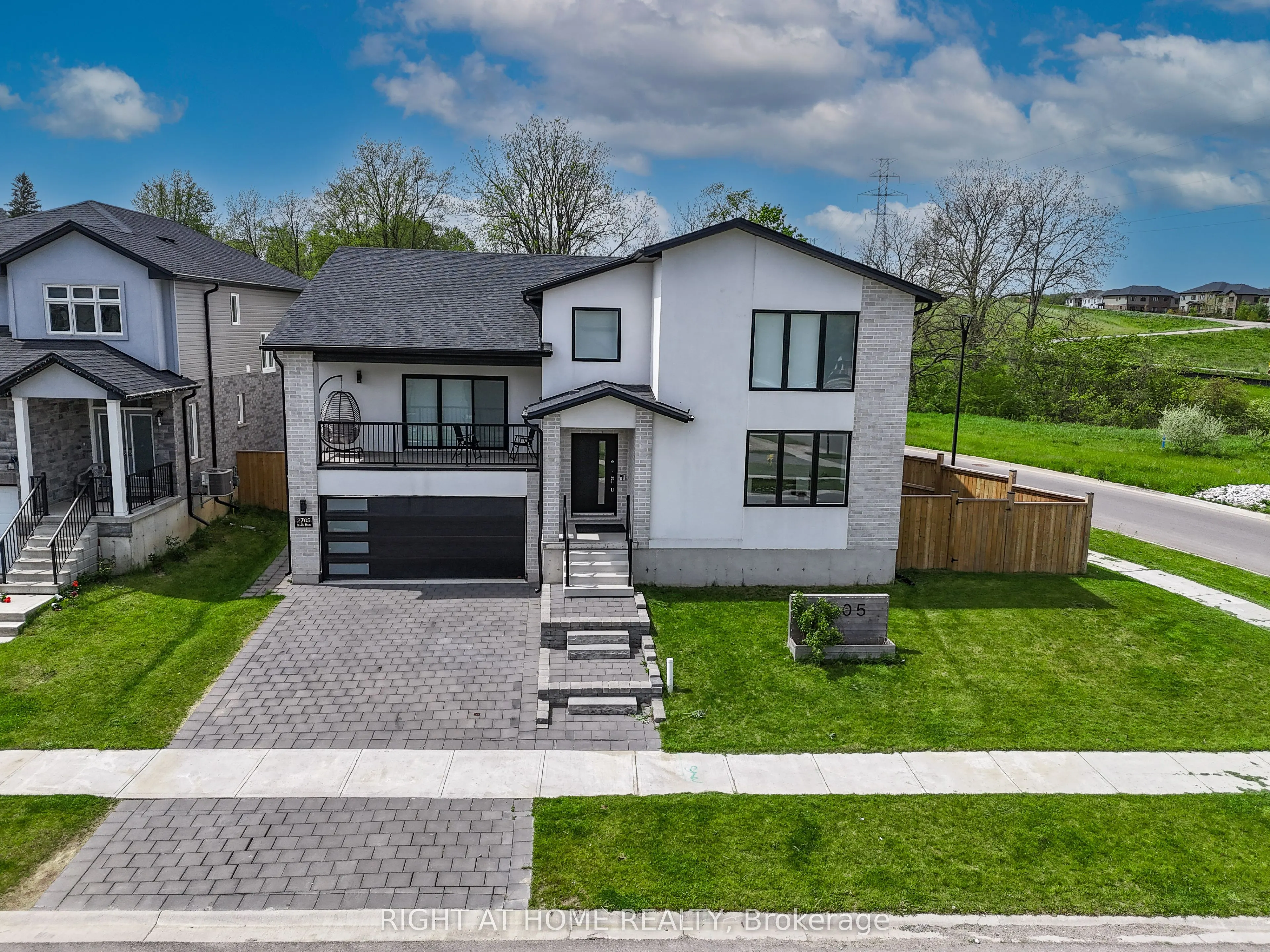 2705 Oriole Drive