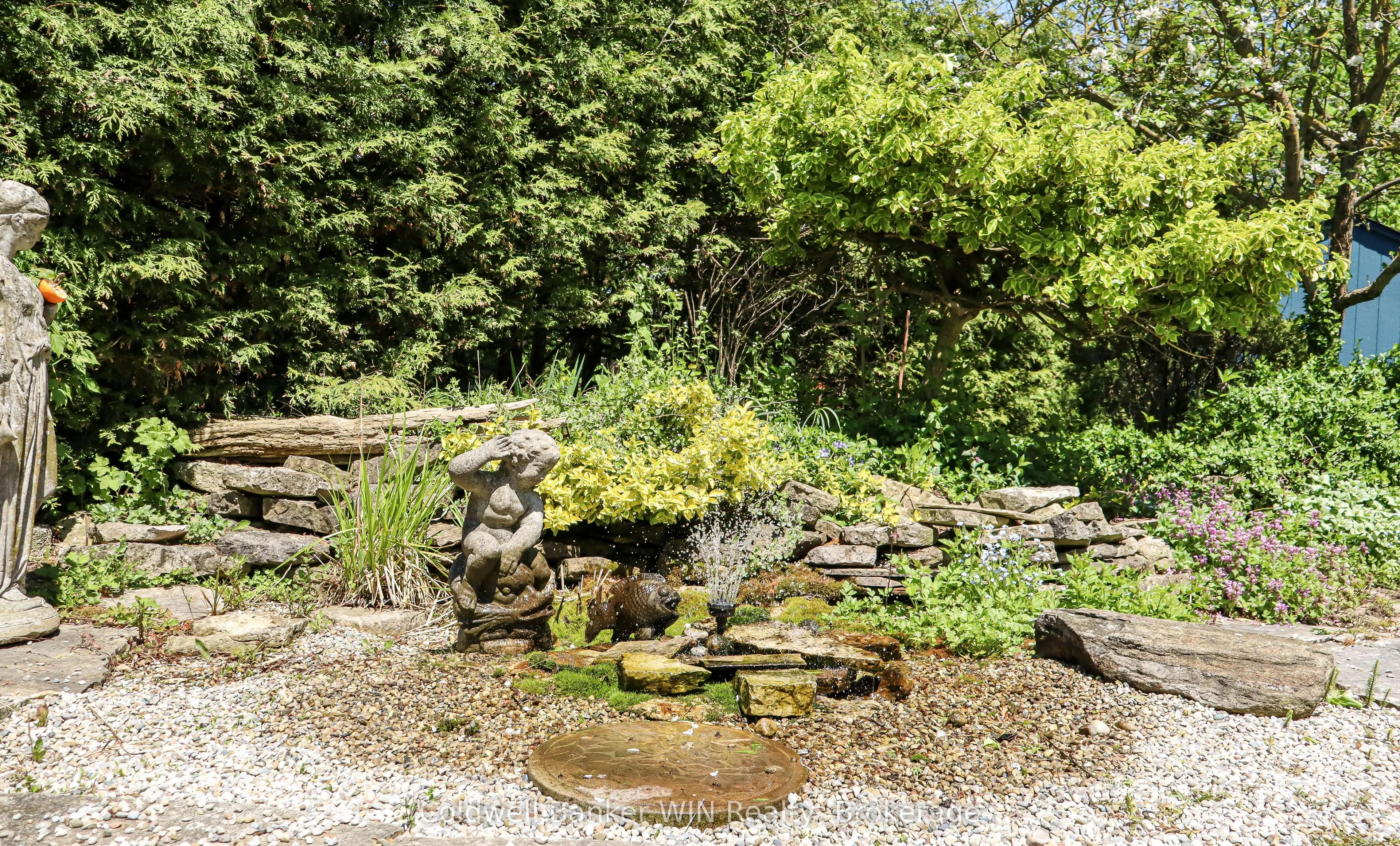 151 Isabella Street E