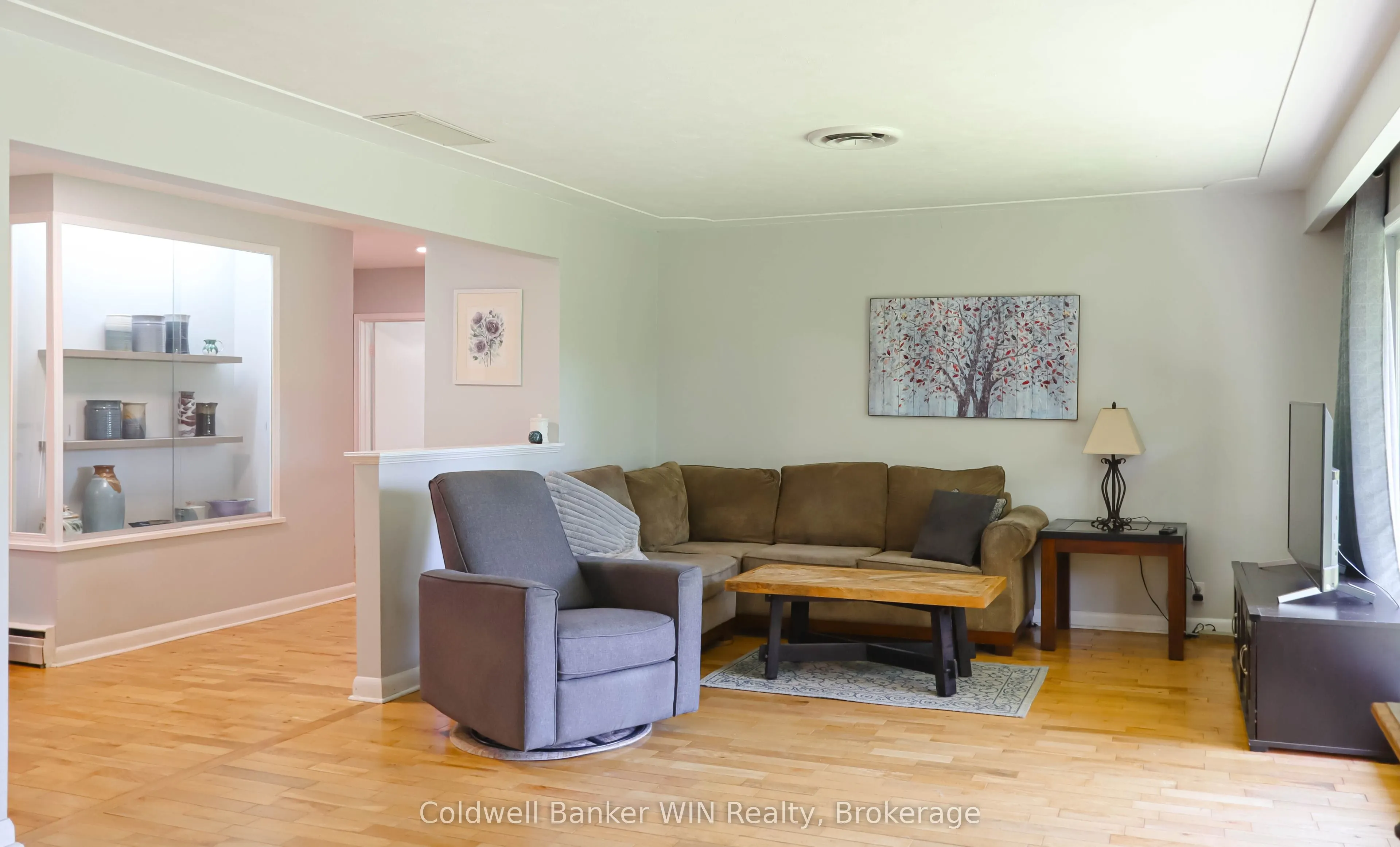 151 Isabella Street E