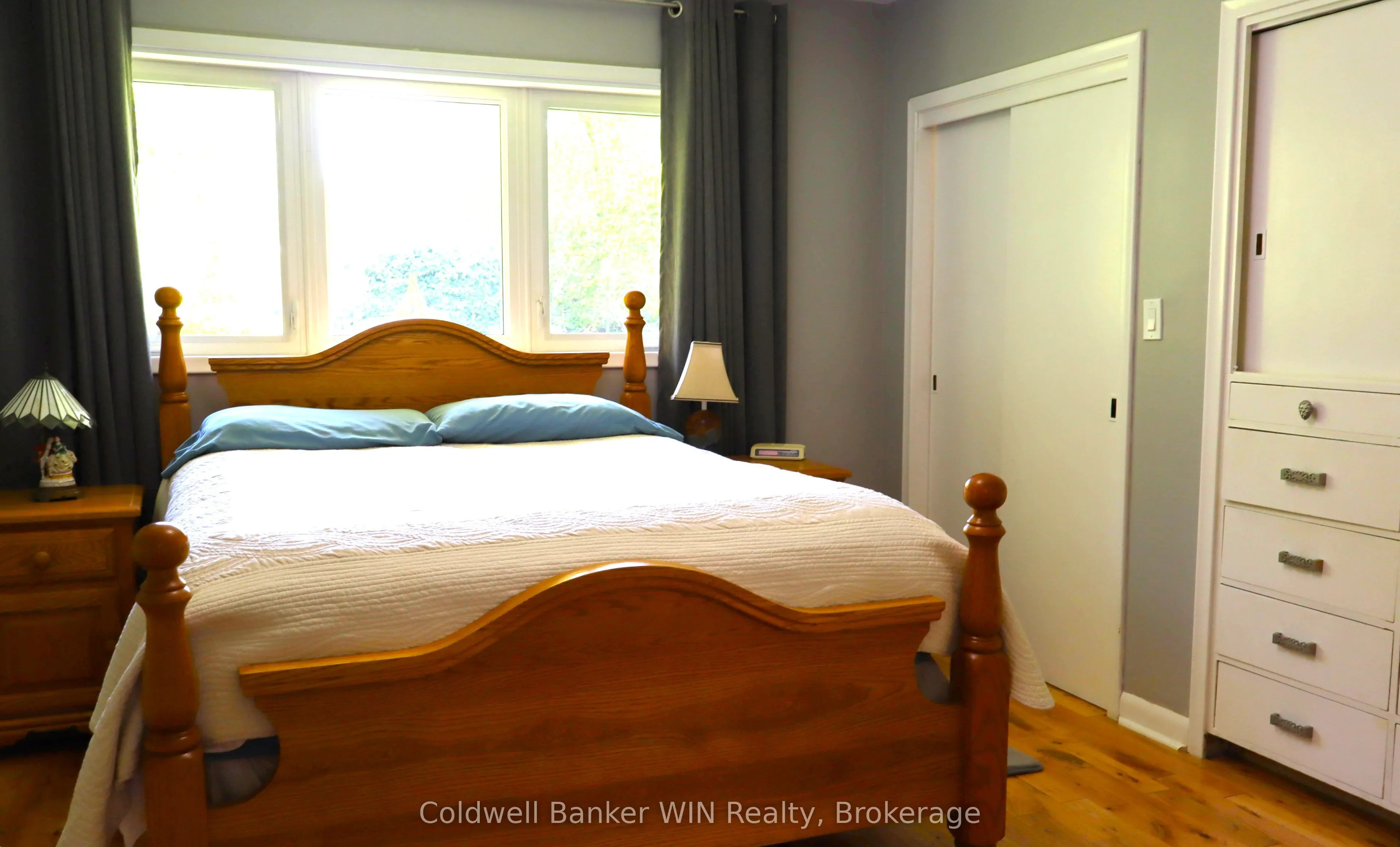 151 Isabella Street E