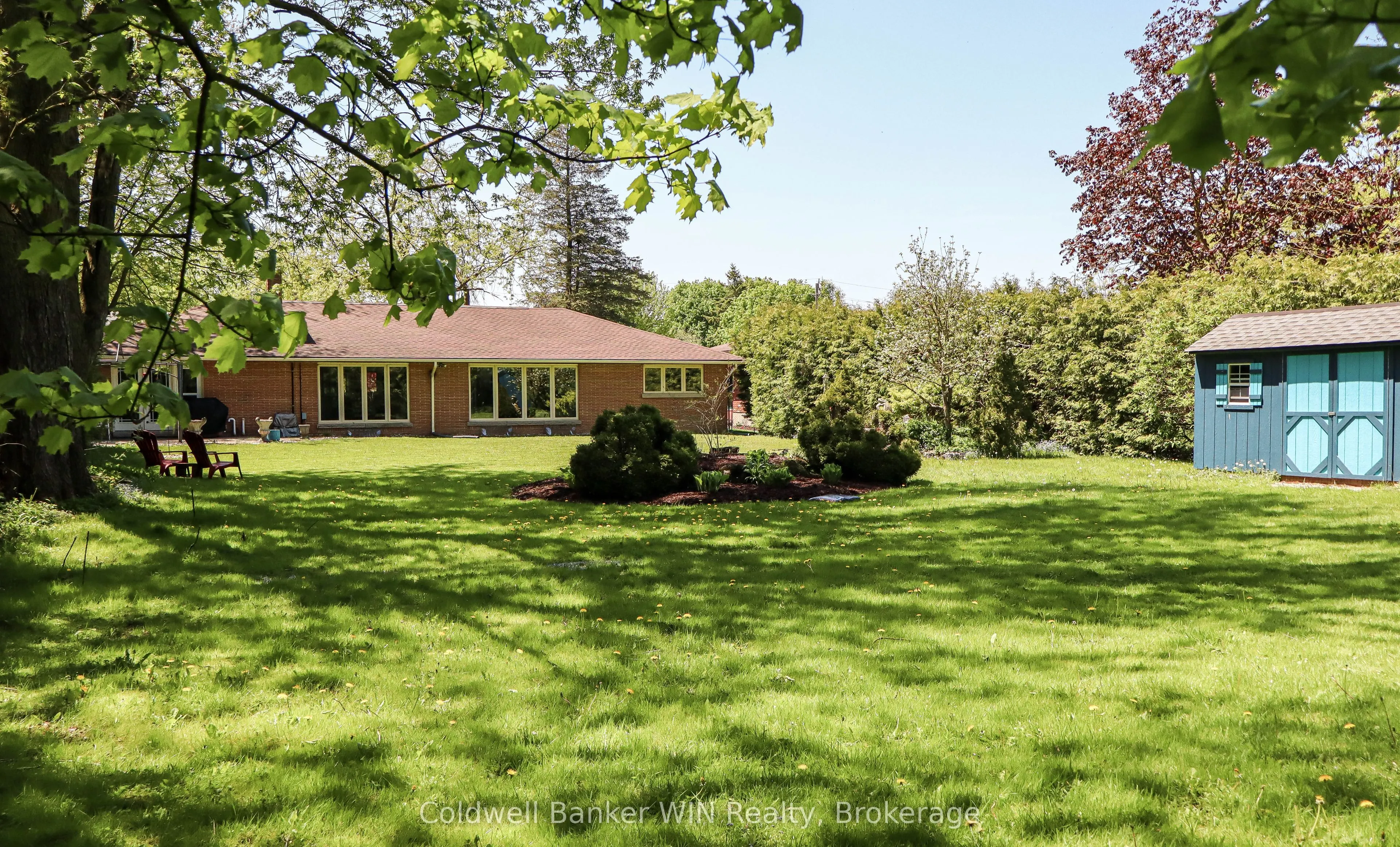 151 Isabella Street E