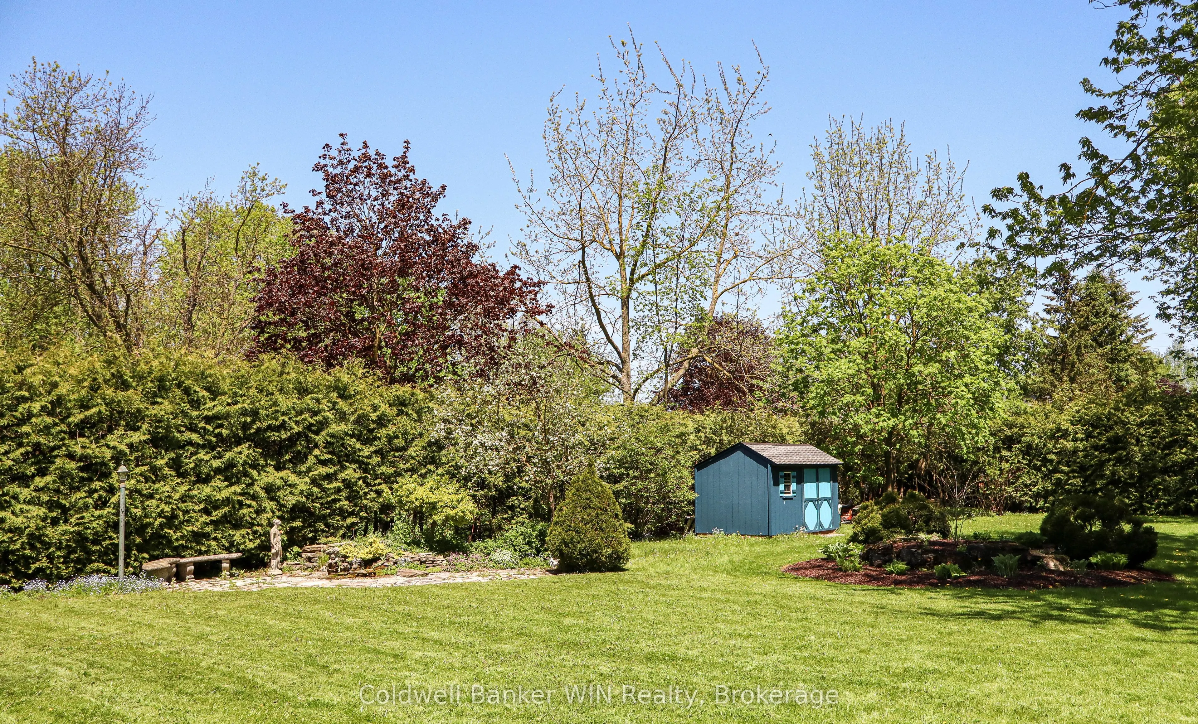 151 Isabella Street E