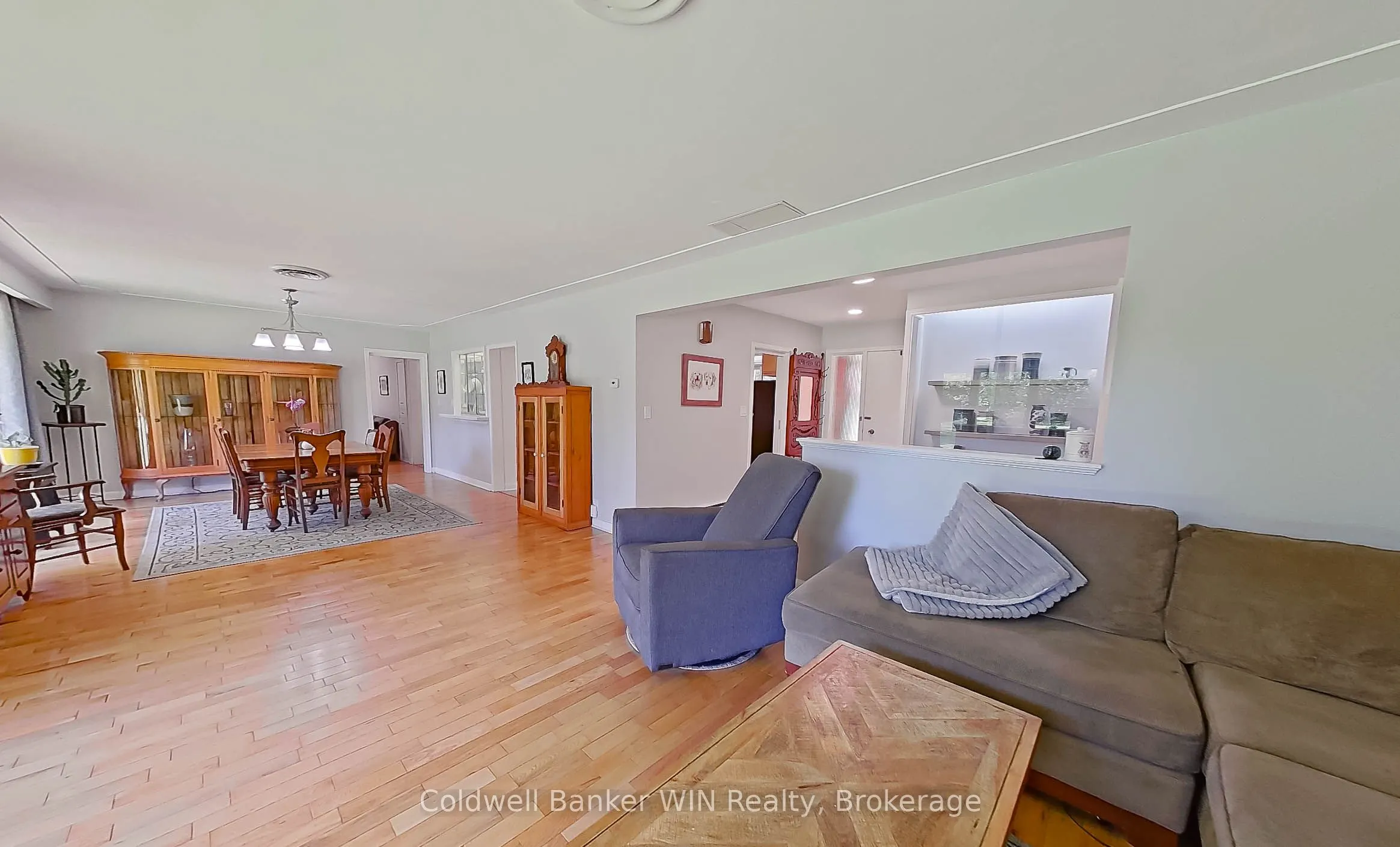 151 Isabella Street E