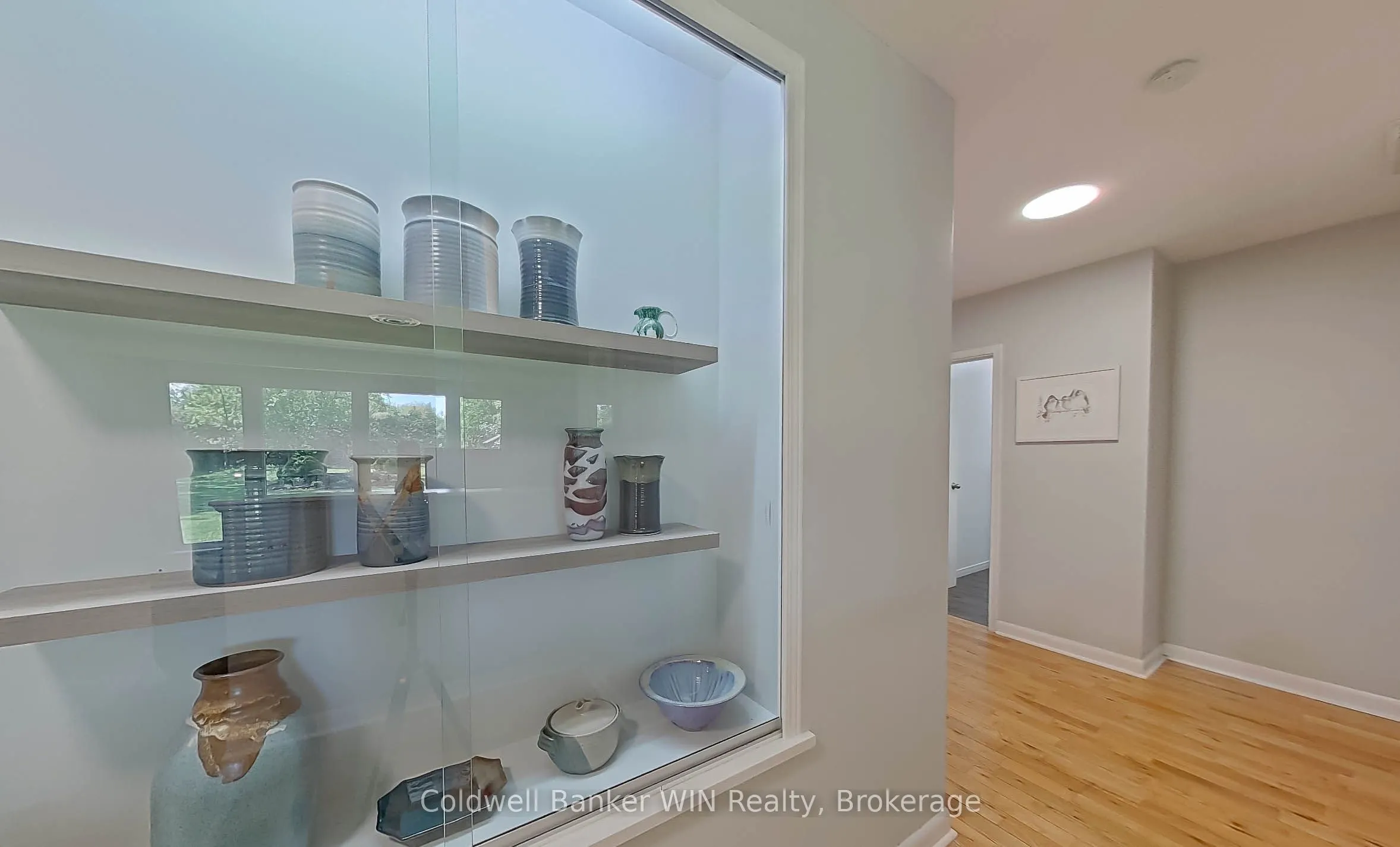 151 Isabella Street E
