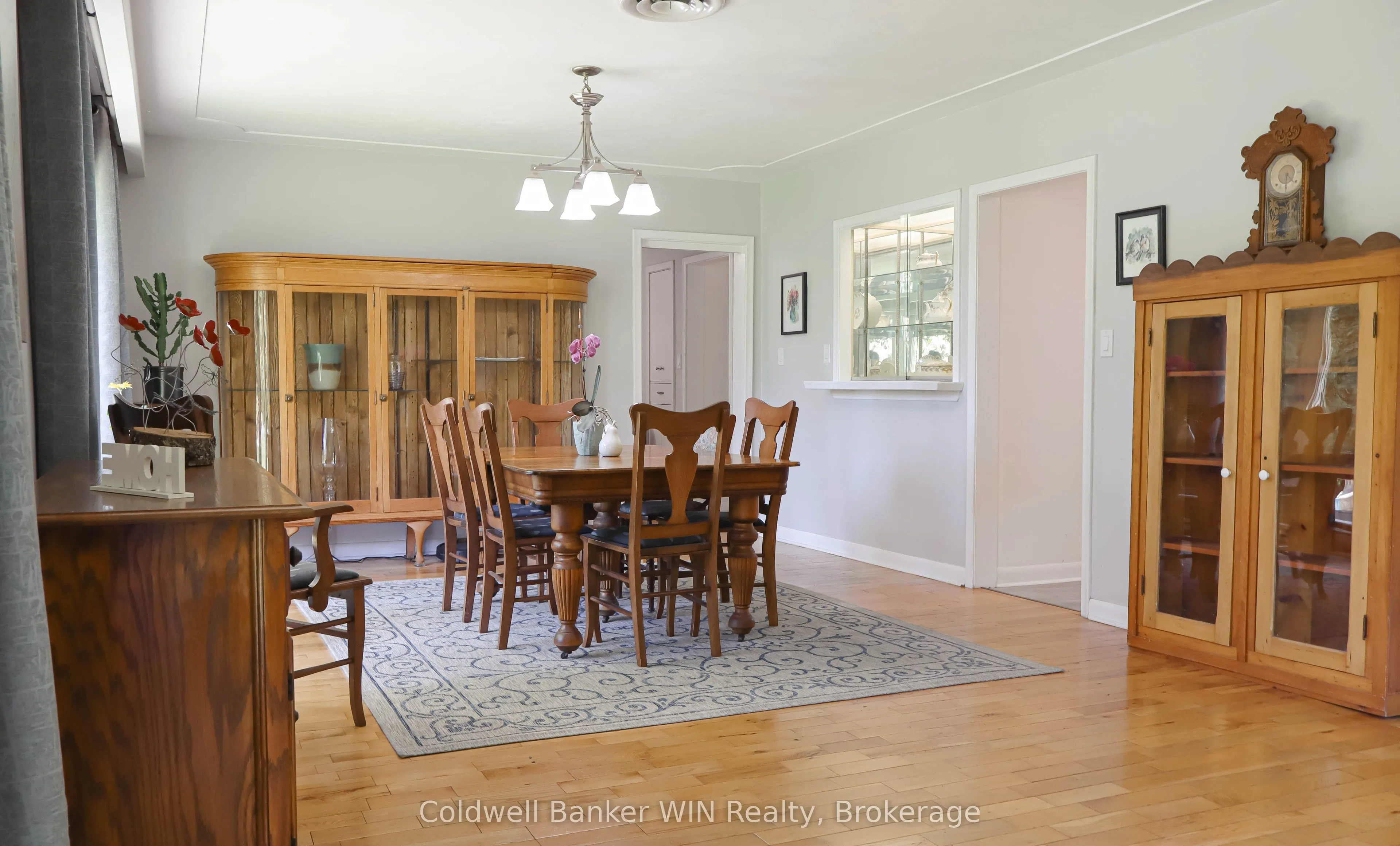 151 Isabella Street E