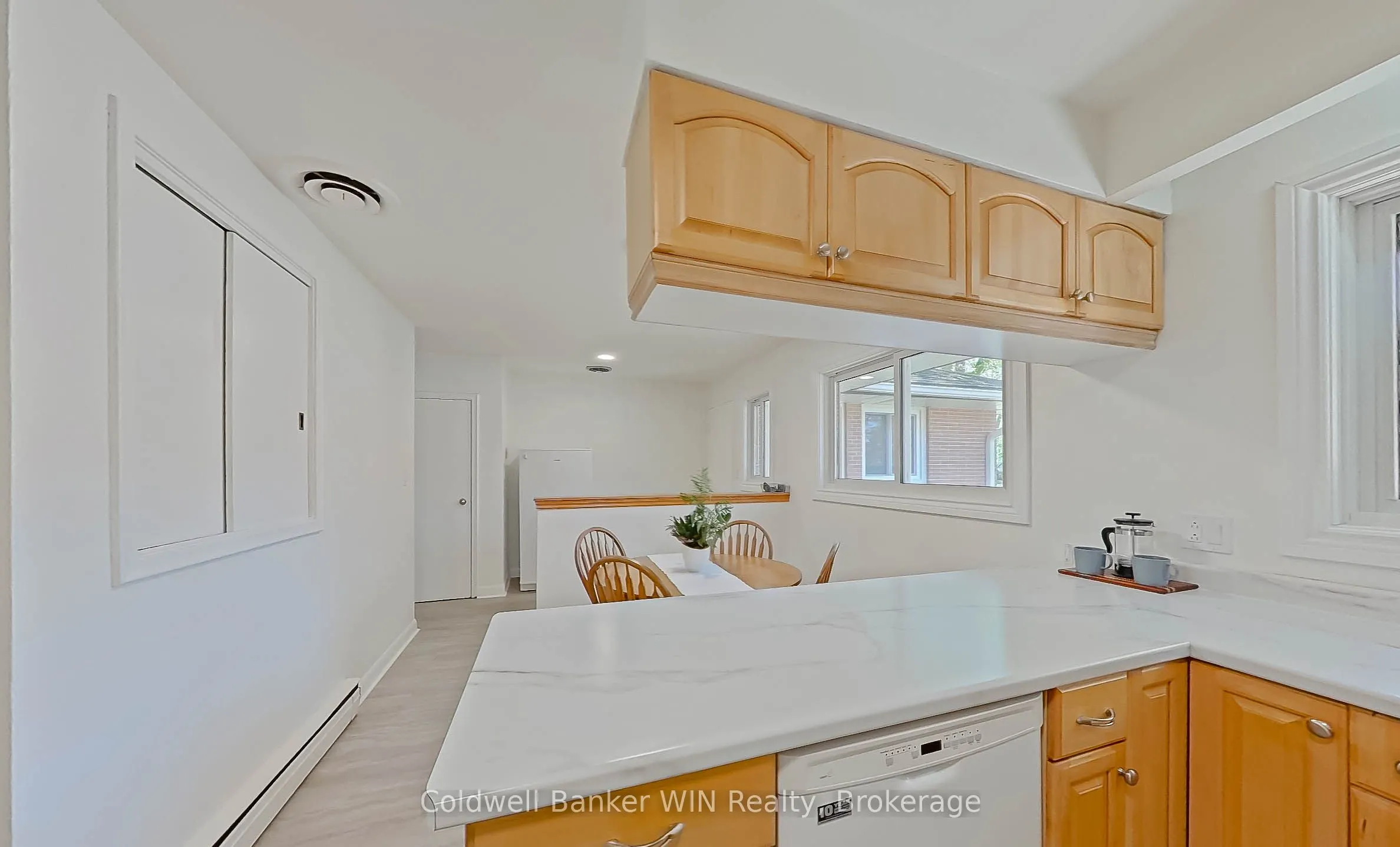 151 Isabella Street E
