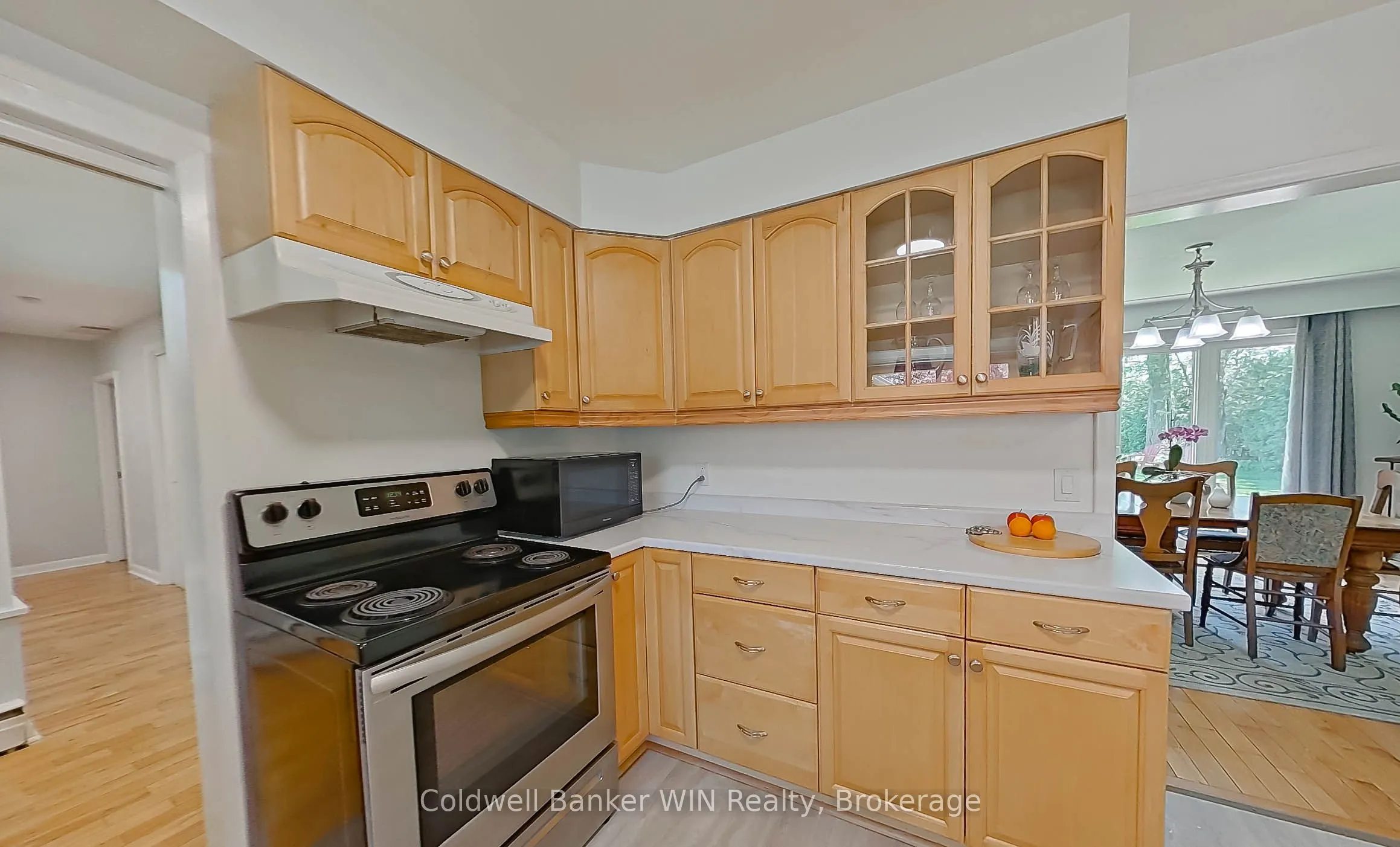 151 Isabella Street E