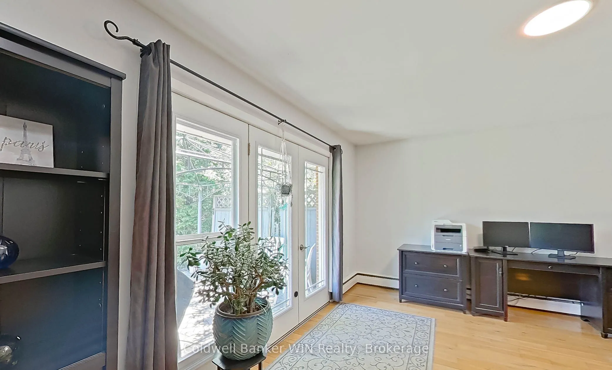 151 Isabella Street E