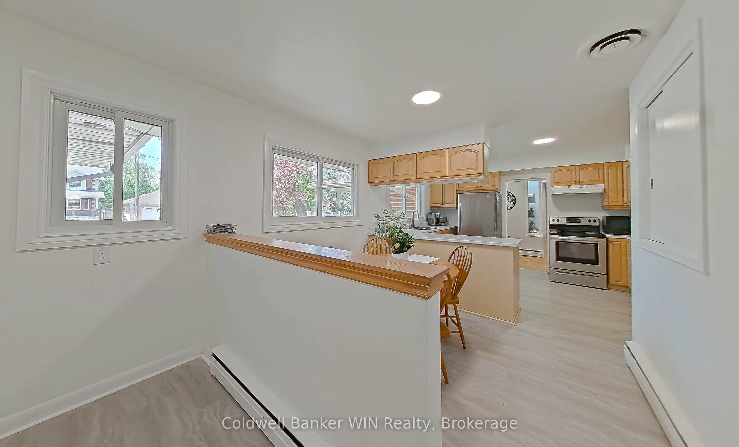 151 Isabella Street E