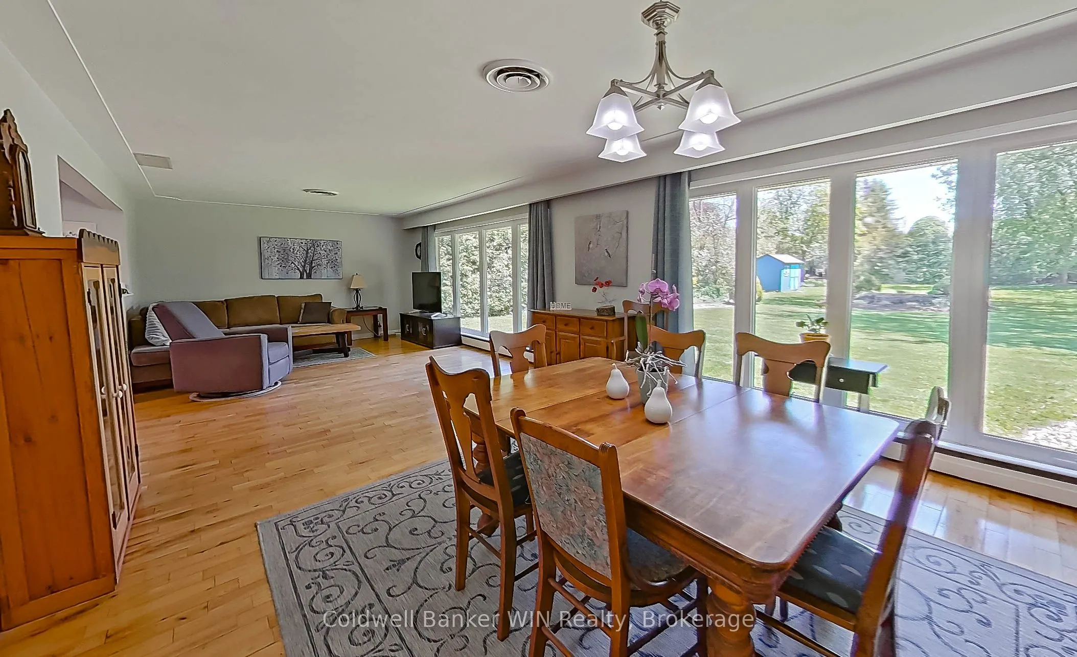151 Isabella Street E