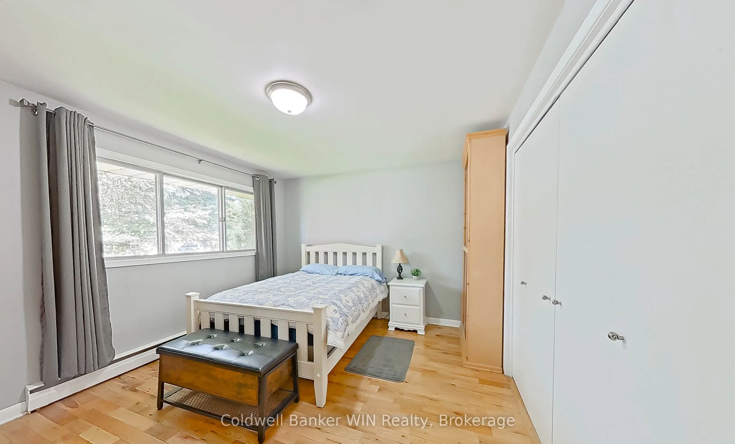 151 Isabella Street E