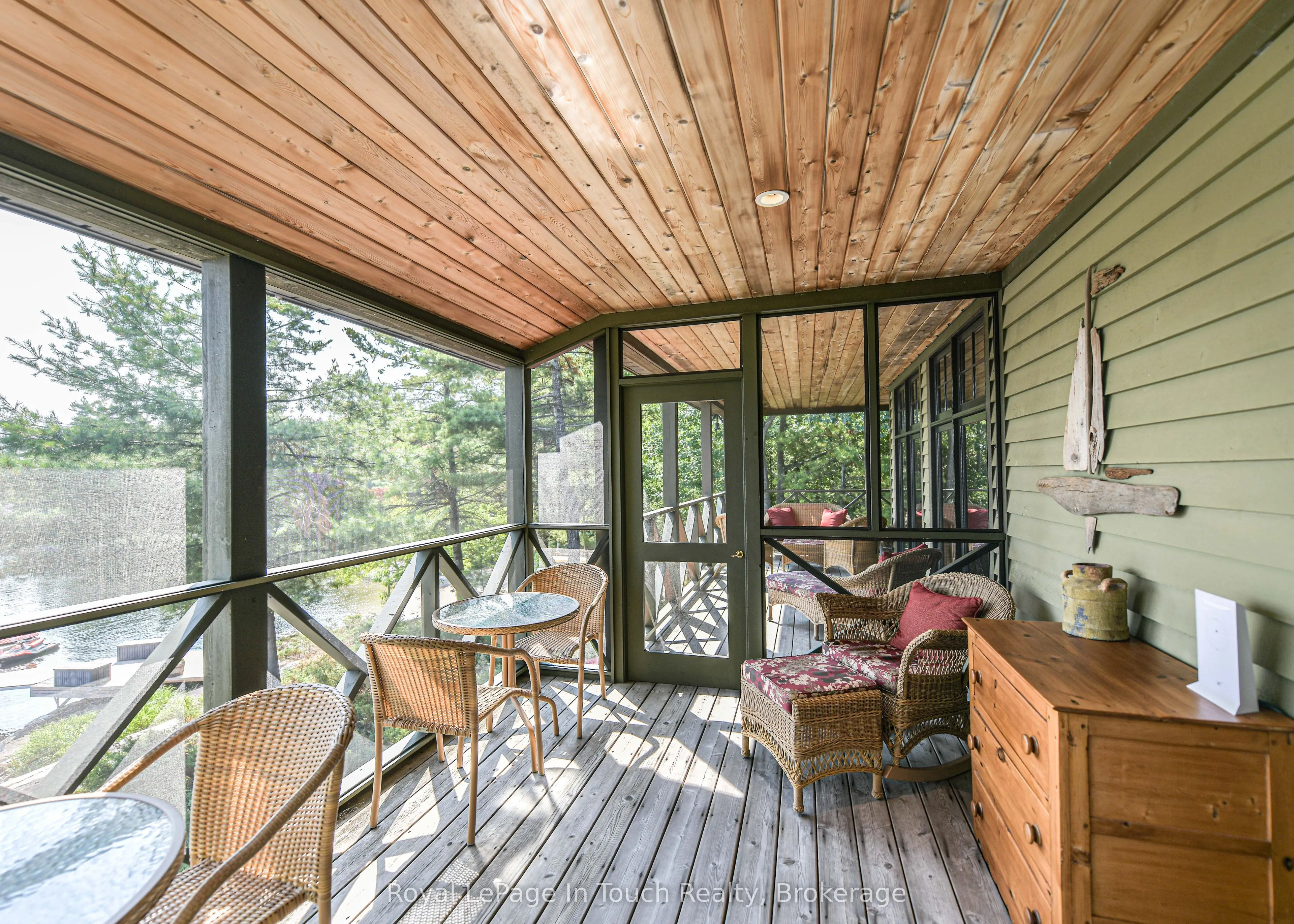 4 Is 2075 Arthur Island, Georgian Bay