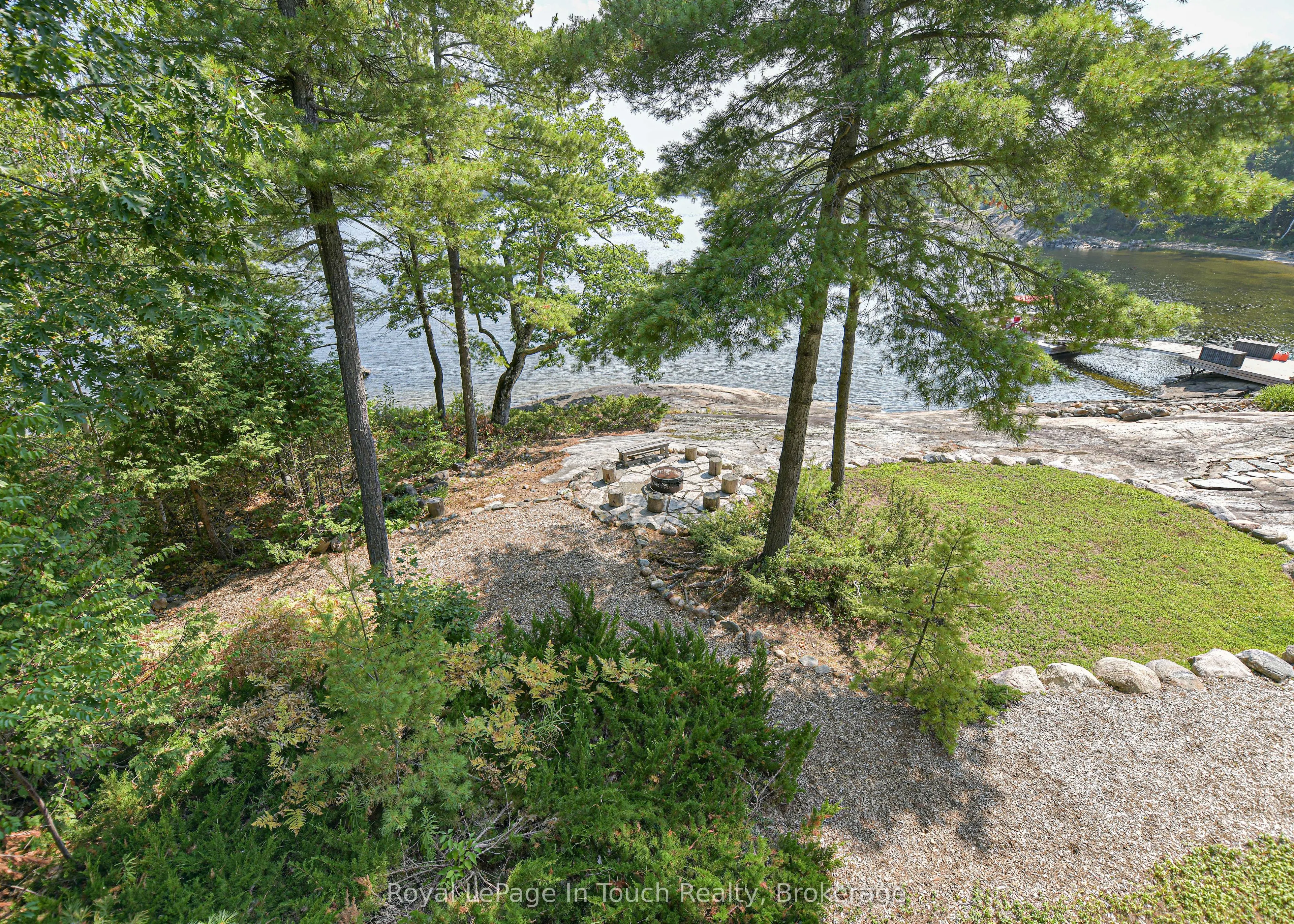 4 Is 2075 Arthur Island, Georgian Bay