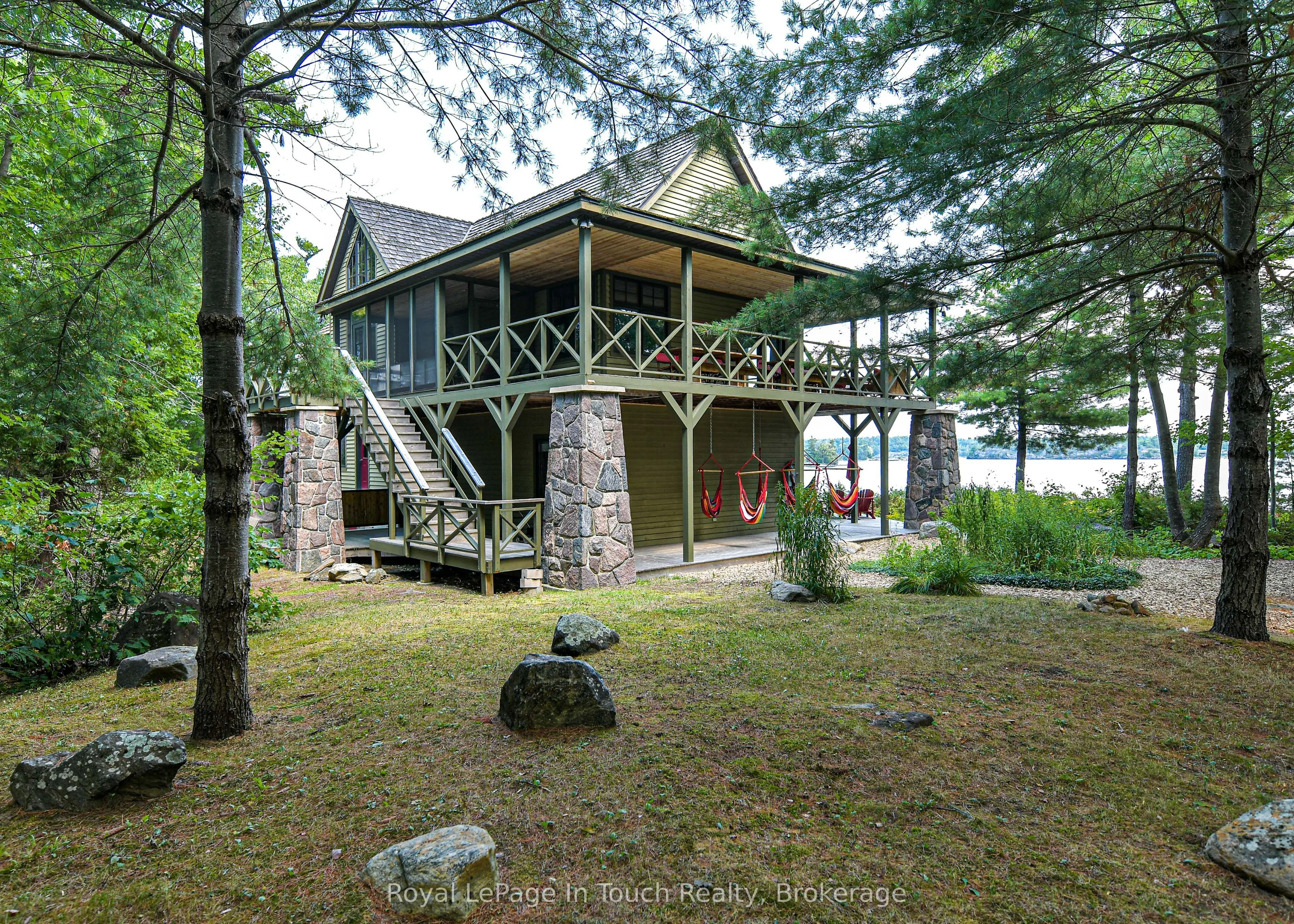 4 Is 2075 Arthur Island, Georgian Bay