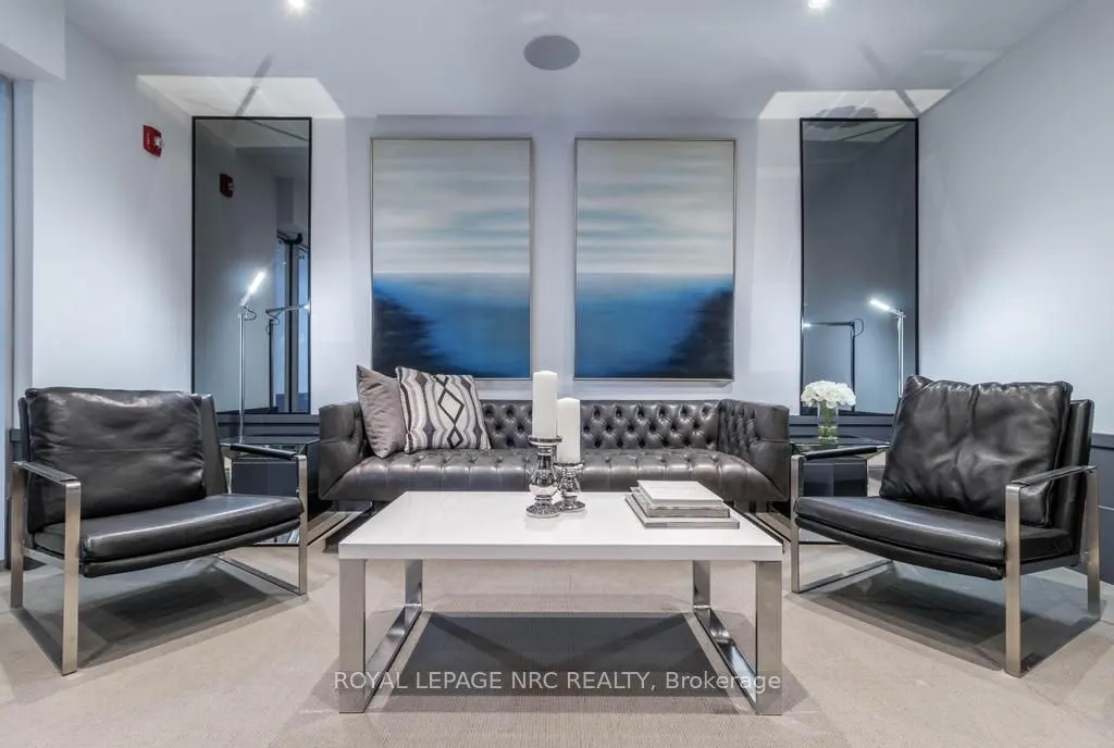 10 Concord Place #412