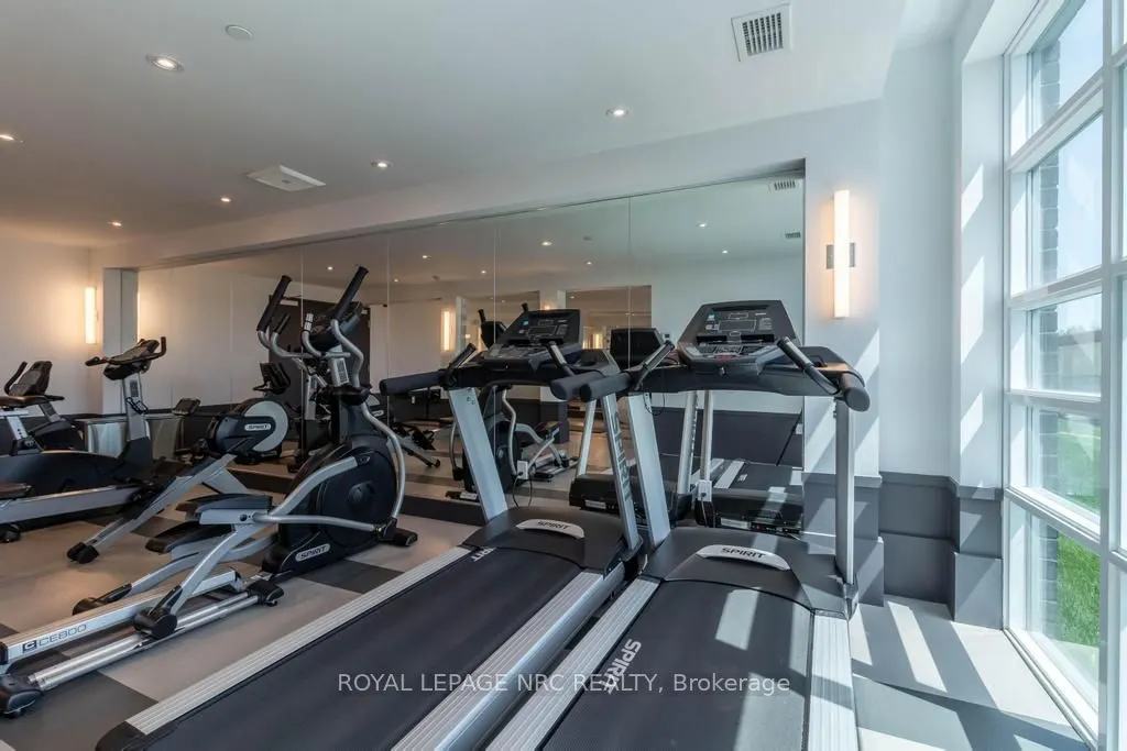 10 Concord Place #412