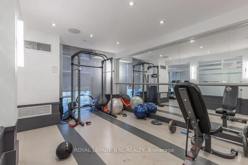 10 Concord Place #412