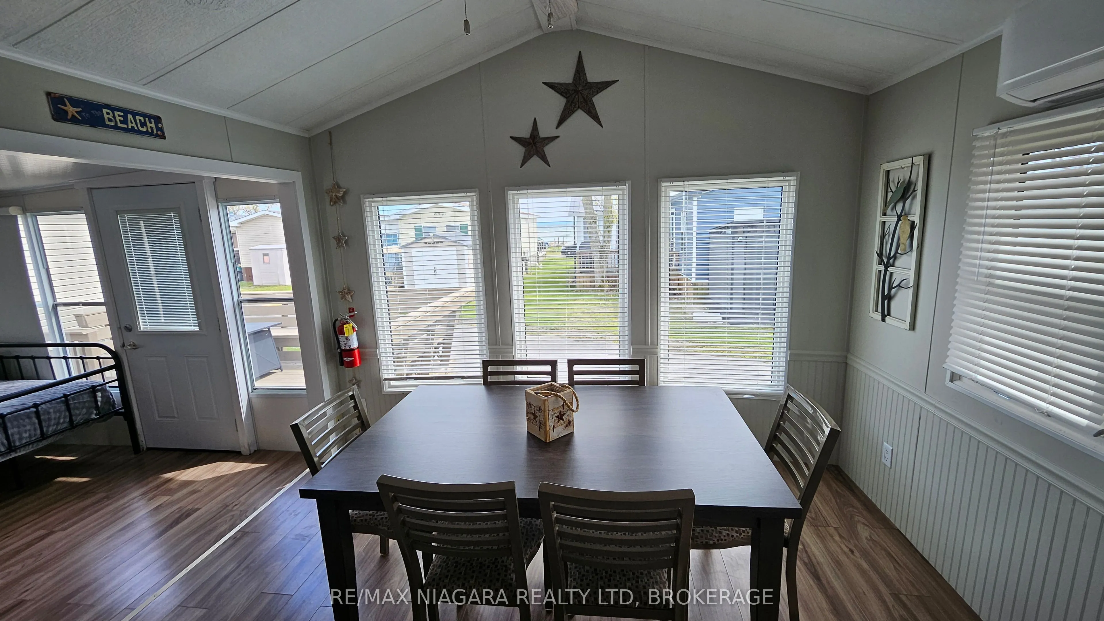 17 Mariner Crescent